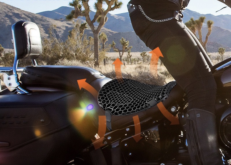 Amazon | バイクシートクッション ゲルクッション(前席用-M) 3D