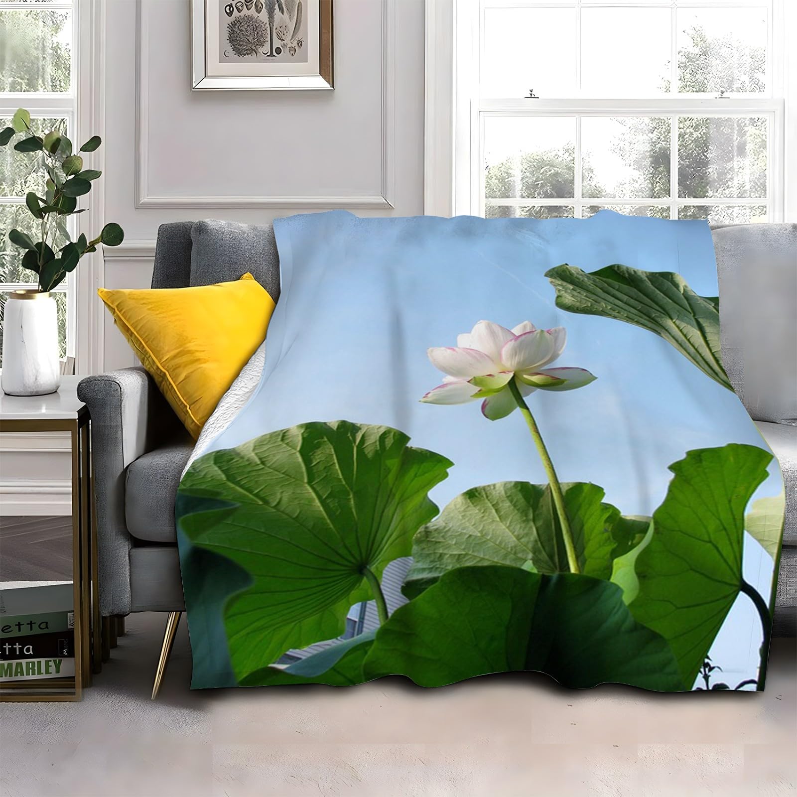 LLSZAHD White Lotus Blanket Plants Lightweight Washable Breathable Throws Blankets 40"x50", Single Size Fluffy Blanket Suitable for Kids Adults - All Seasons (101x128cm)