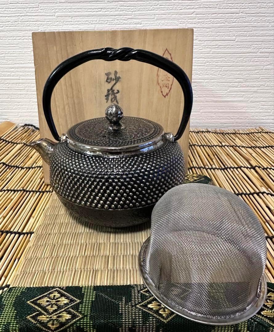 盛岡南部鉄器 砂鉄急須 岩鋳 清末作 南部鉄器 清末作 急須 共箱