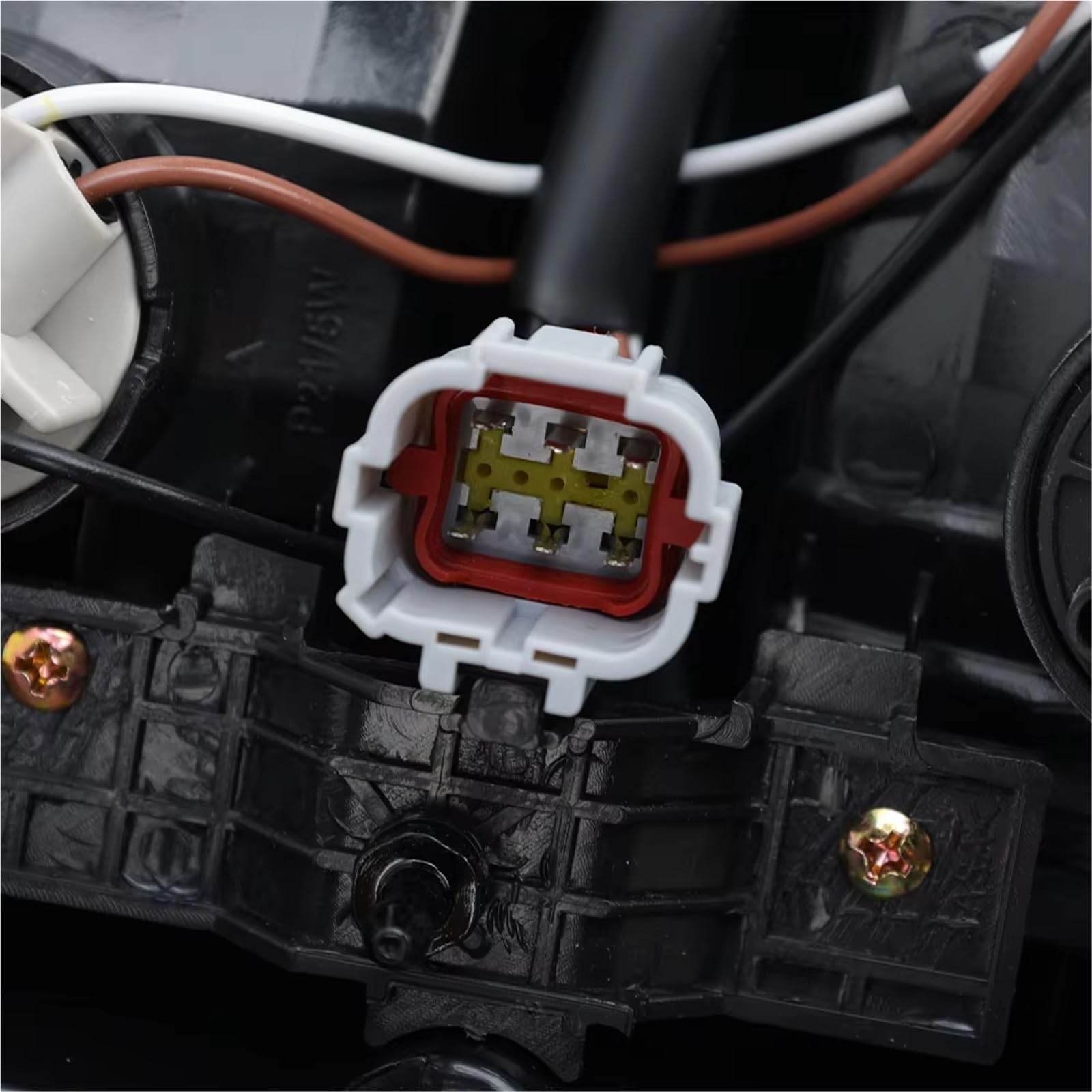 Fanale Posteriore Auto 1 Pezzo Fanale Posteriore per Nissan per Navara NP300 D23 2015-2020 Senza Lampadina Lampada Freno Indicatore Direzione Fanale Posteriore Destro