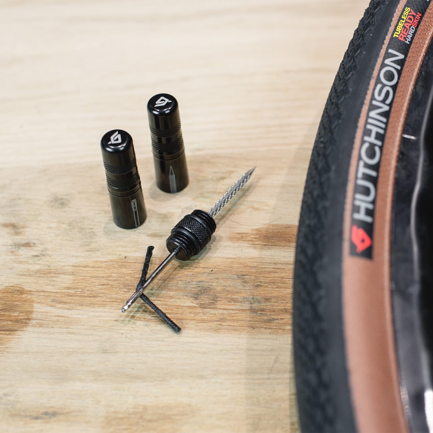 HUTCHINSON - Tubeless Tyre Repair Kit - Transport Capsule - File and Drill Holder Included - 5 Bits 1.5mm - 5 Bits 3mm