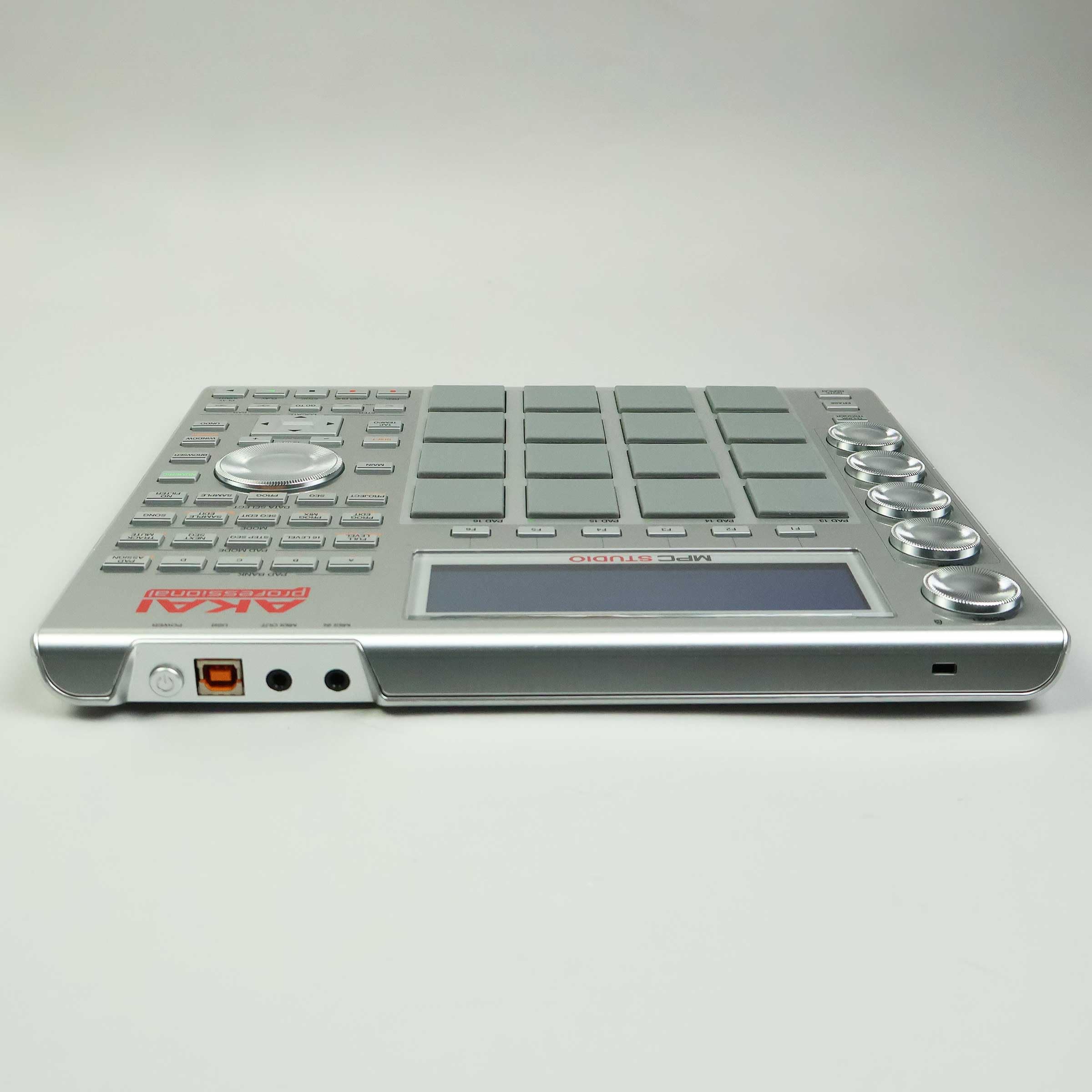 Amazon | AKAI MPC STUDIO ポータブル・プロダクション・スタジオ