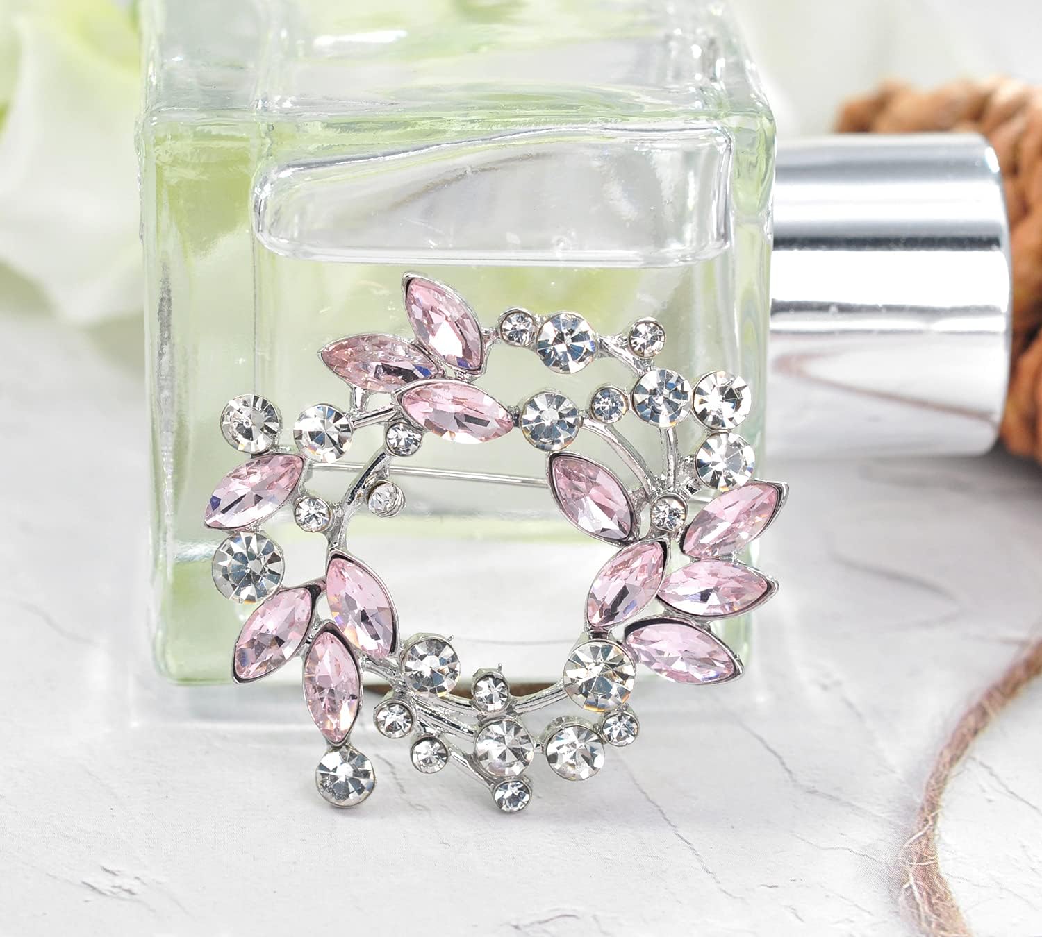 Gyn&Joy Clear Crystal Rhinestone Floral Wreath Pin Brooch BZ005 - Image 3