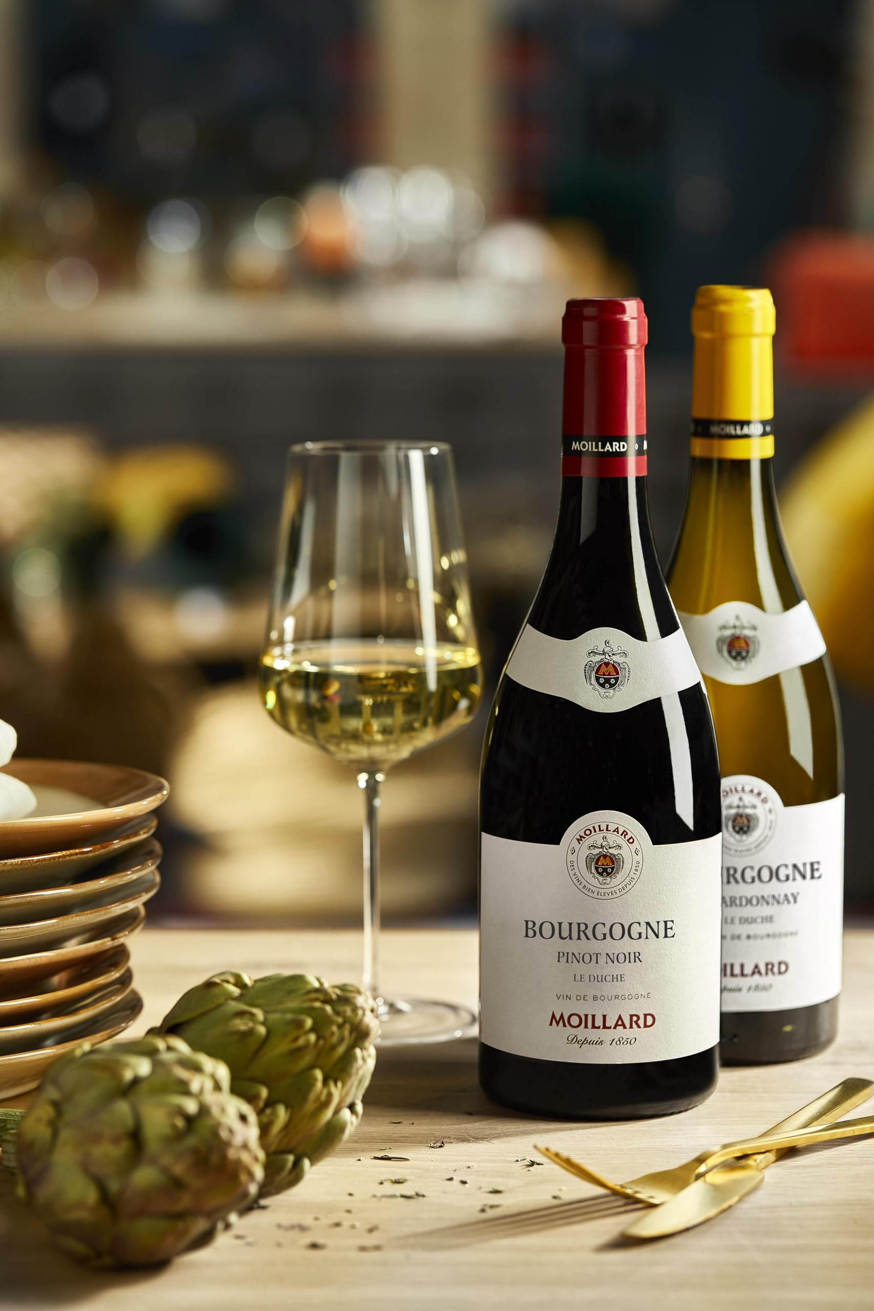 Moillard - Coffret cadeau Chardonnay et Pinot Noir, Vins rouge et blanc de Bourgogne en caisse bois (2 x 0,75L)