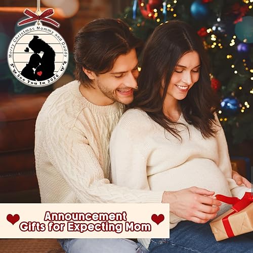Miniatura 7 de Adorno con texto en inglés "Merry Christmas Mommy and Daddy See You in 2026", regalo de bebé esperando, adornos de anuncio de embarazo 2025, regalos