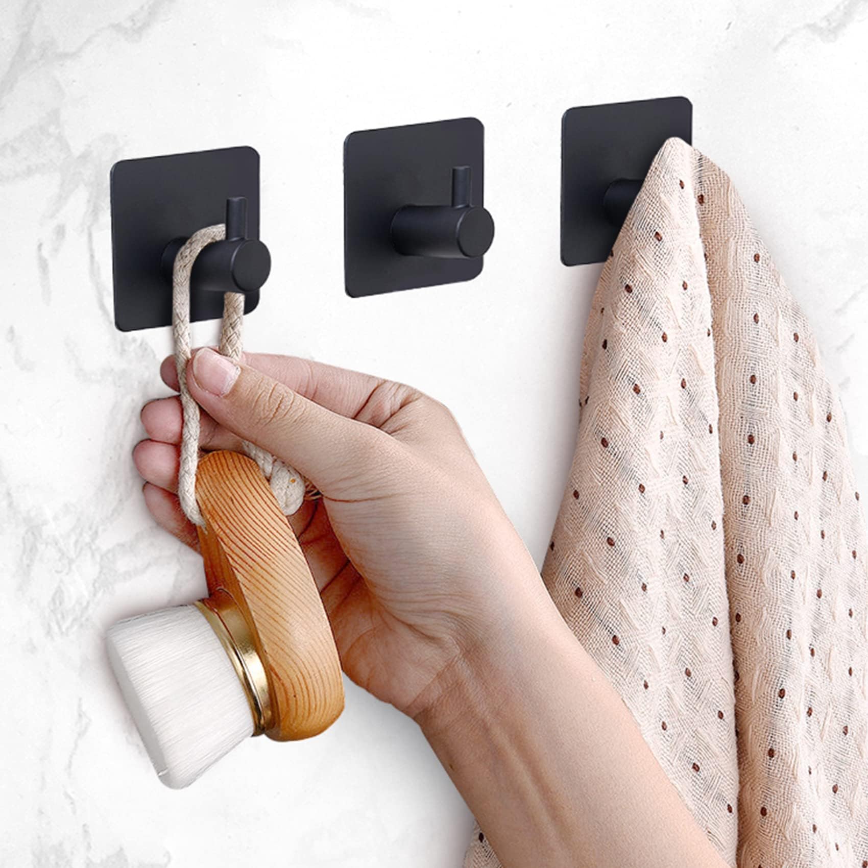 PNWNNH Ganchos adhesivos resistentes para toallas de pared, ganchos de ducha para puerta de baño, cocina, paquete de 4, color negro mate