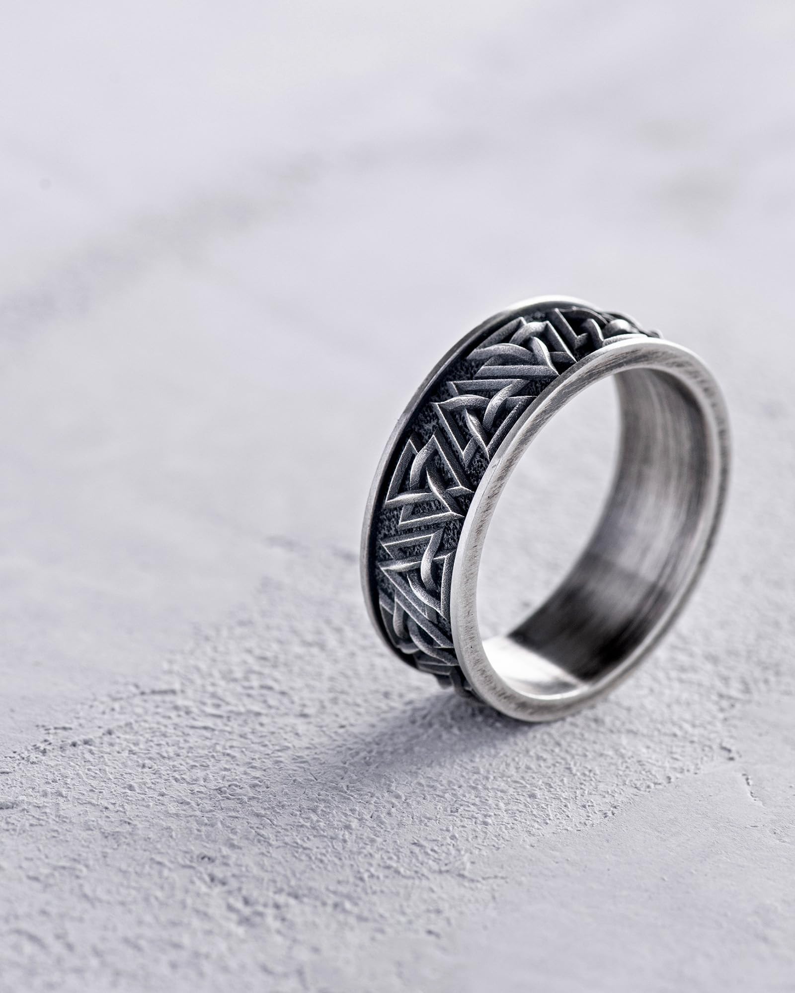 Ring VALKNUT in Sterlingsilber Wikinger Herrenring aus 925 Silber mit nordischem Symbol, Zeichen für Mut, Weisheit, Selbstverwirklichung und spirituelle Stärke