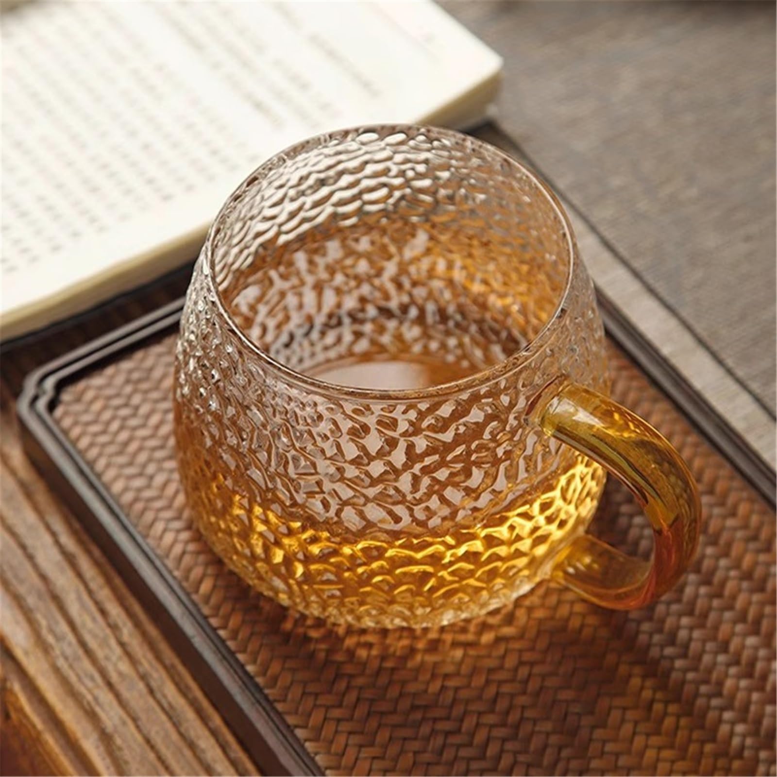 Kaffeetassen aus gehämmertem Glas, 13,5 oz klare strukturierte Glasbecher mit Henkel for Zuhause, Büro und Cafés