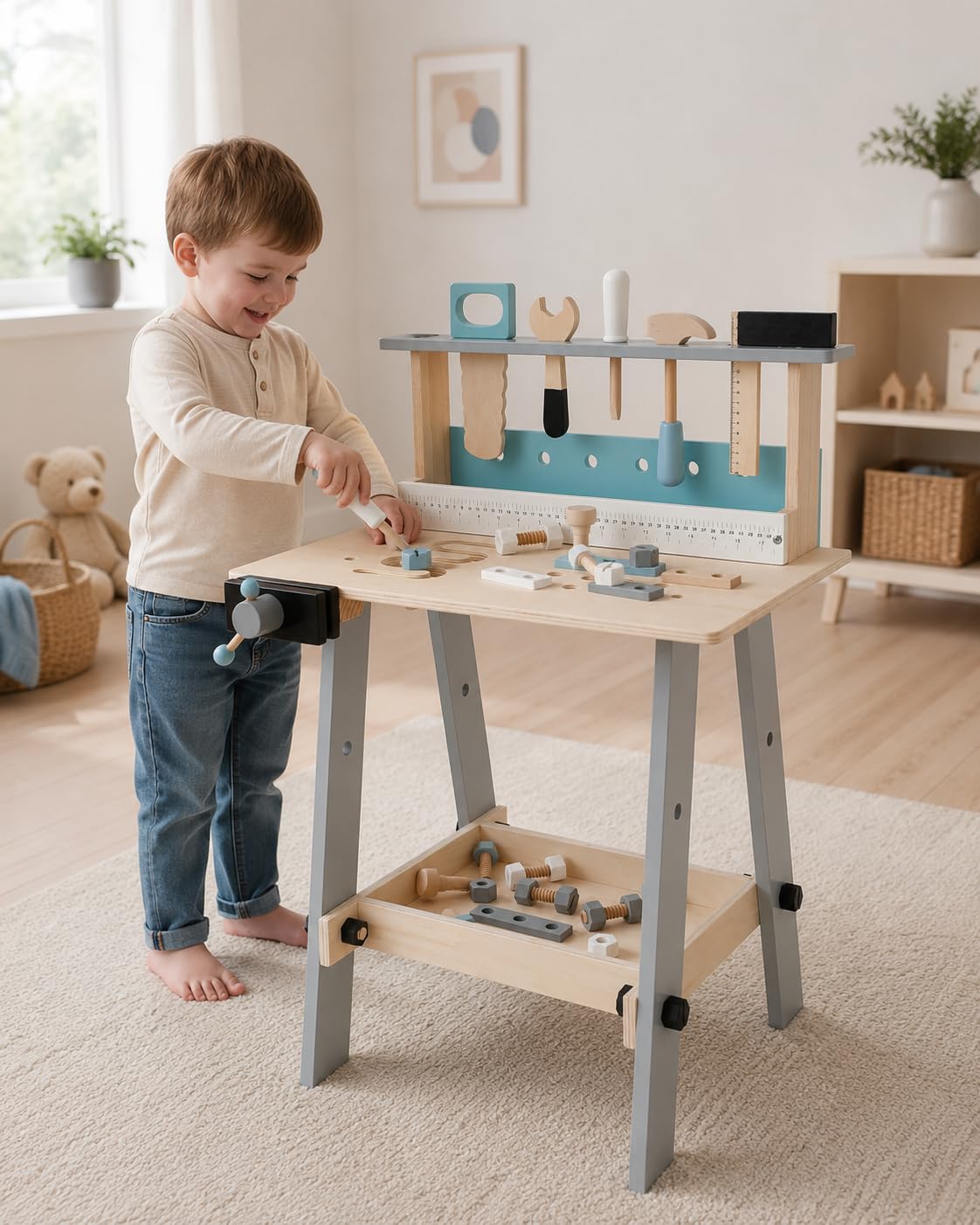 Bayer Chic 2000 Kinder-Werkbank | Holz | Mit Werkzeug & Zubehör | Robuste Werkbank aus Holz für kleine Handwerker. Inklusive umfangreichem Zubehör. Fördert Geschick & Kreativität ab 3 Jahren.