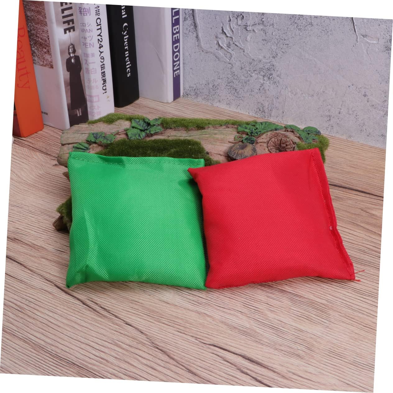 Abaodam 2Pcs Plastic Granules Sandbags for Lightweight Bean Bags Red and Green for Playing and Outdoor Games