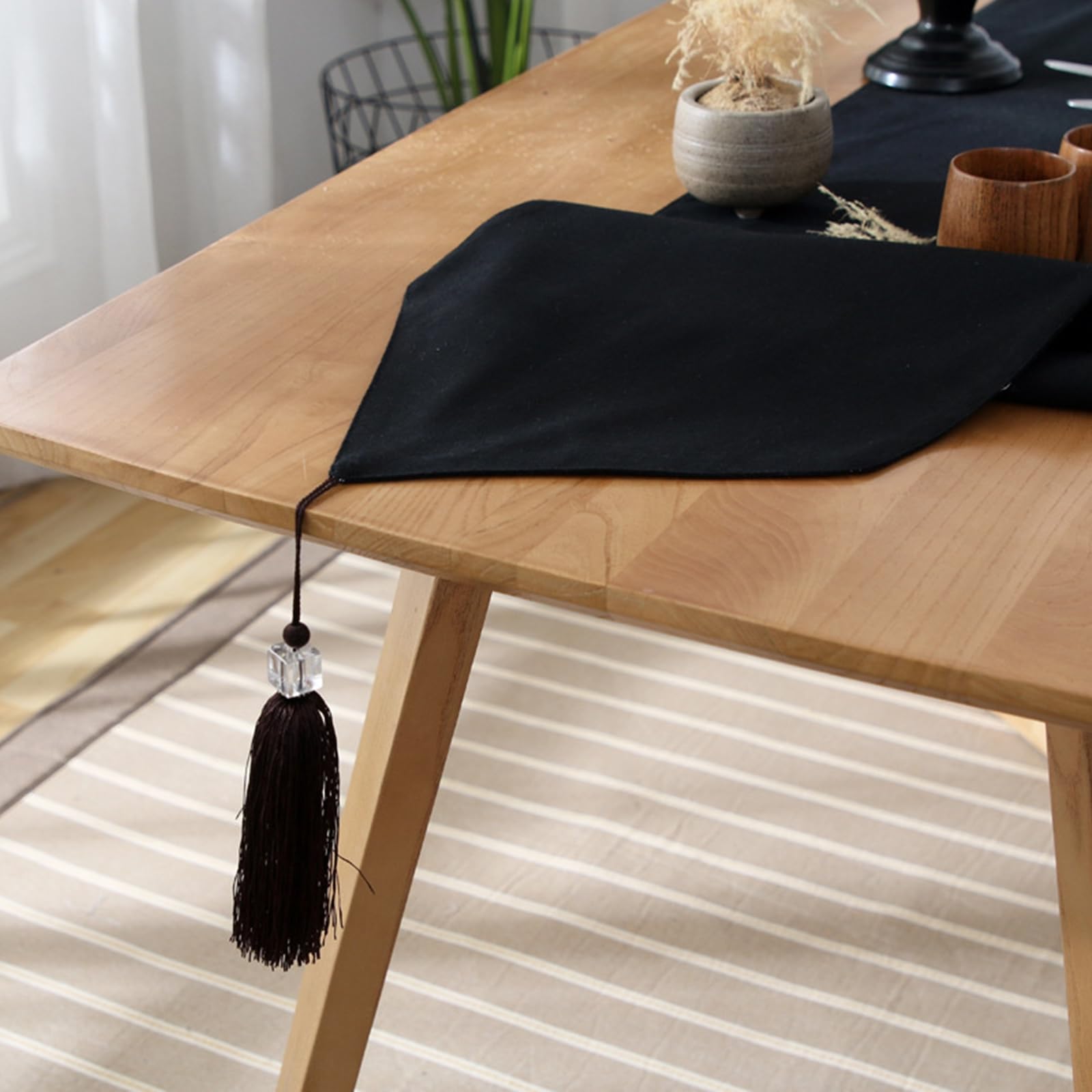 Tischläufer Polyester Landhausstil, Tischläufer Wohnzimmer 33x200 cm, Schwarzer Leinenoptik mit Quasten