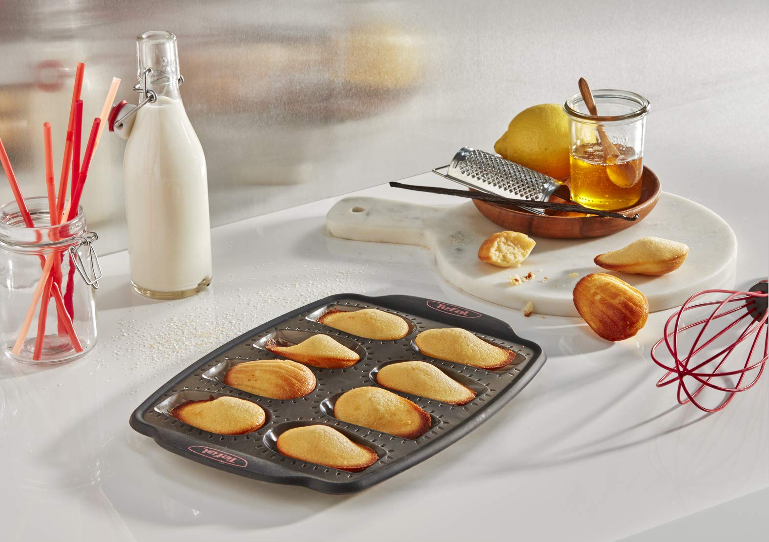 Tefal Crispybake - Molde de 8 magdalenas, 100% silicona de alta calidad, resistencia, cocción perfecta, J4172614, negro, 29 x 21 cm