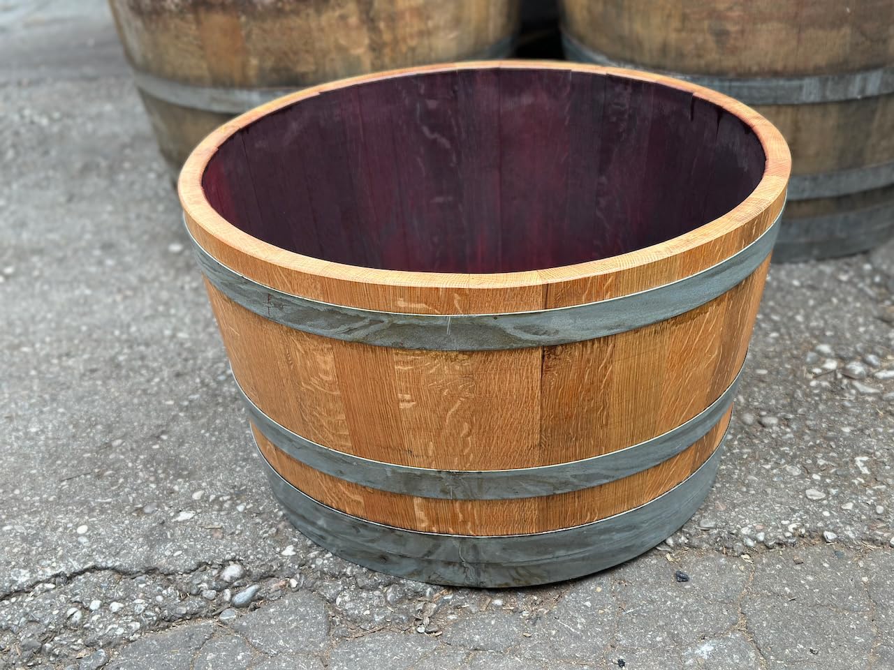 Temesso Demi-tonneau de vin, tonneau en bois de chêne poli et huilé comme parterre d'herbes, jardinière ou étang (1/2)