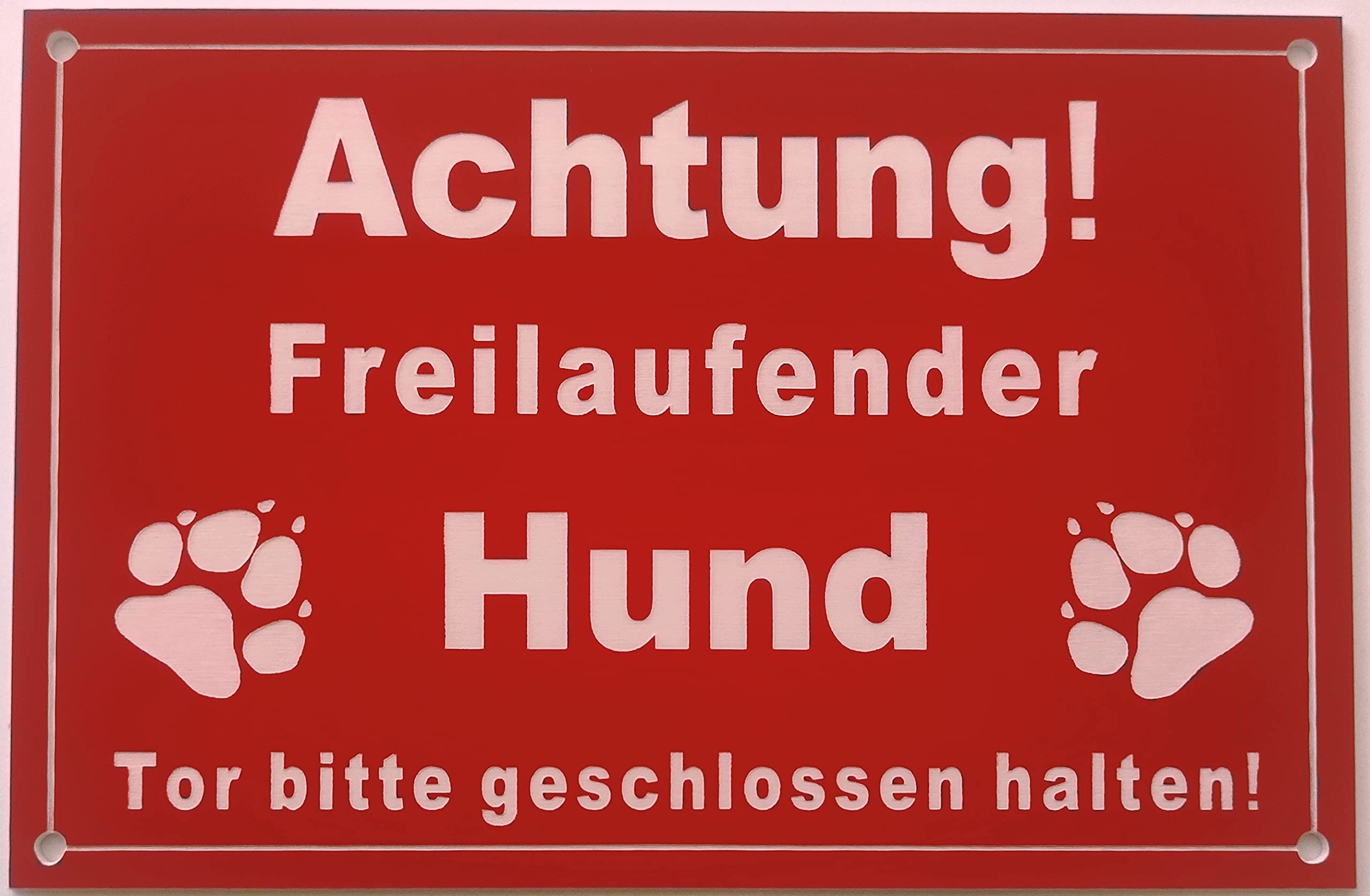 Warnschild „Freilaufender Hund“ – Graviert, Witterungsbeständig, Selbstklebend