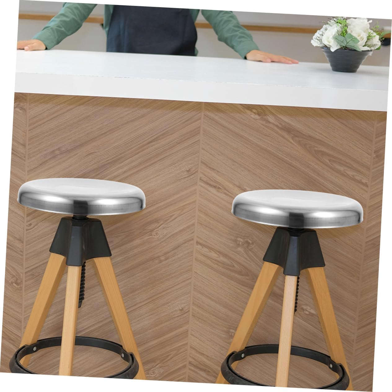 Heavy-Duty Stainless Steel Round Stool Seat Pad Cover – Cushion for Dining Hall and Bar Stools Thick Foam Design Easy to Clean Suitable for Restaurants and Cafes