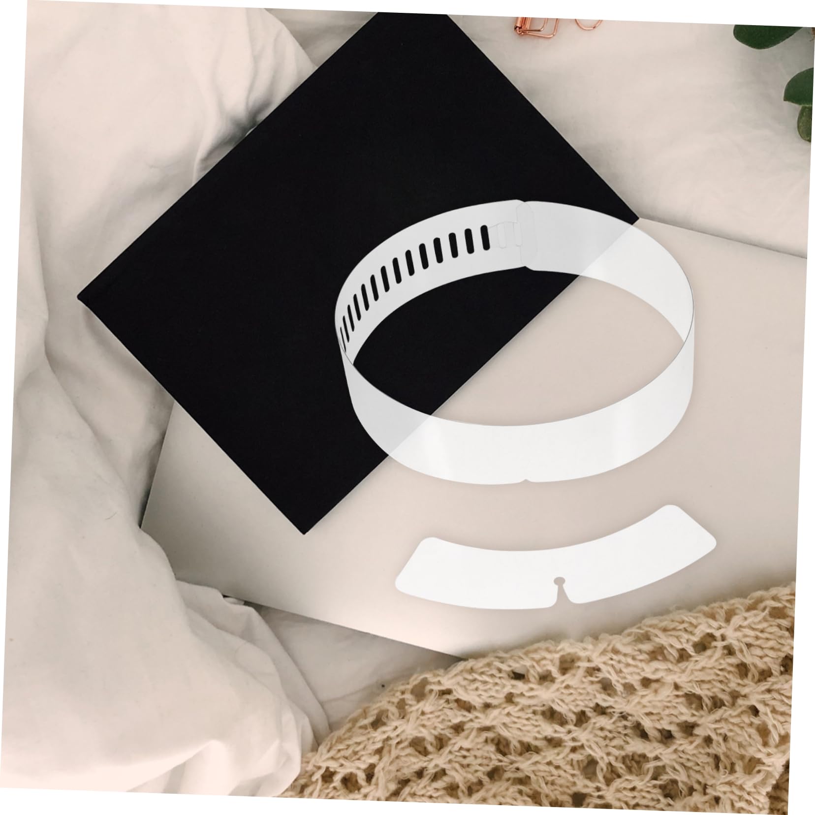 Beavorty 200pcs Shirt Collar Strips Plastic Fixing Strips for Blouse Smooth Edges with Butterfly Clips Essential Shirt Accessories for Enhanced Collar Shape