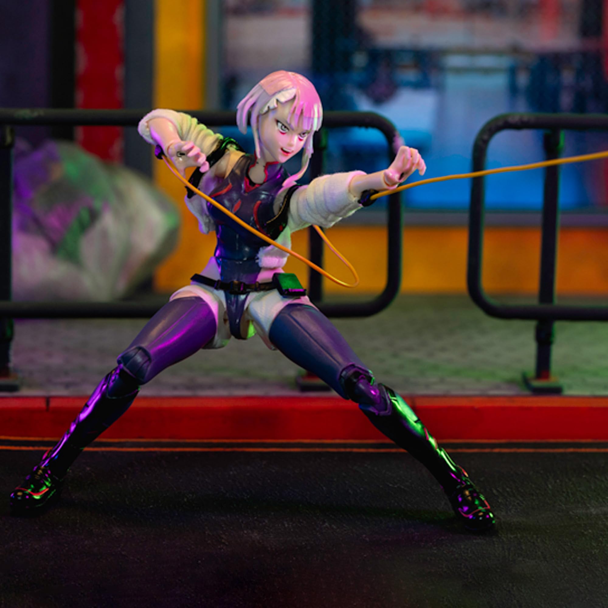 Jada Cyberpunk Edgerunners Figura Lucy 15 cm articulada, Accesorios Intercambiables, 20 Puntos articulación, Caja Ventana coleccionista, Licencia Oficial, 14 años (9335005314R00)
