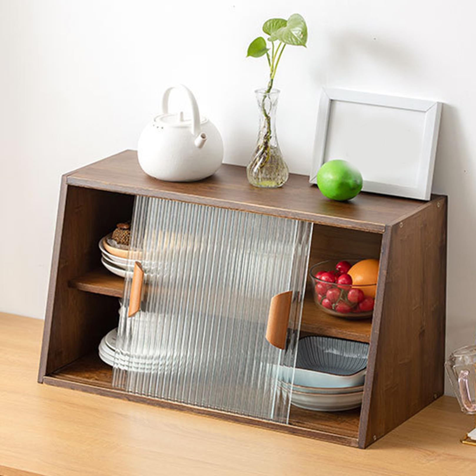 kuma ガラス扉が特徴のおしゃれな食器棚 kuma ガラス扉が特徴のおしゃれな食器棚 kuma ガラス扉が特徴の