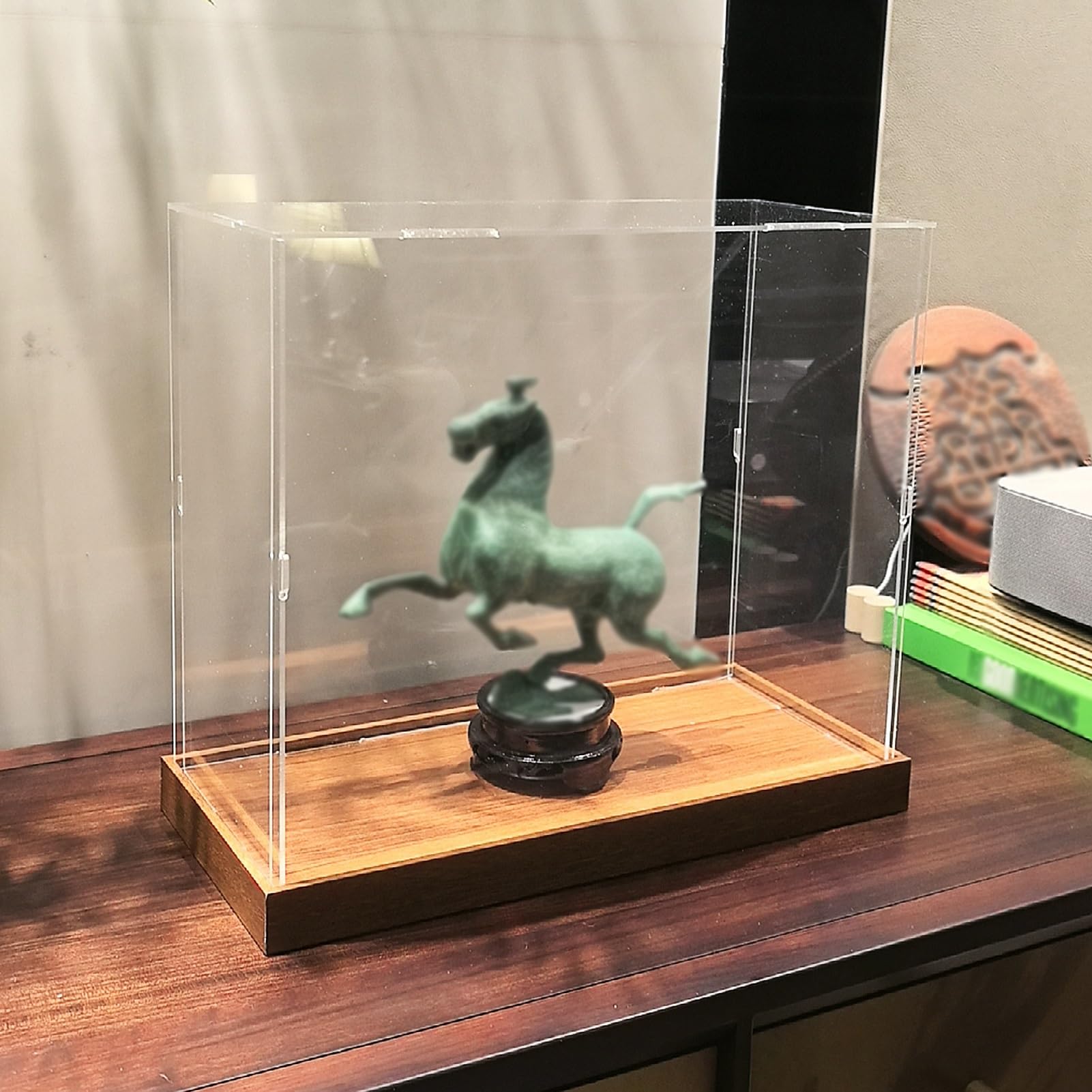 Vitrine Acrylique Transparente Avec Base Bois – Pour Exposer Vos Collections Sans Poussière !