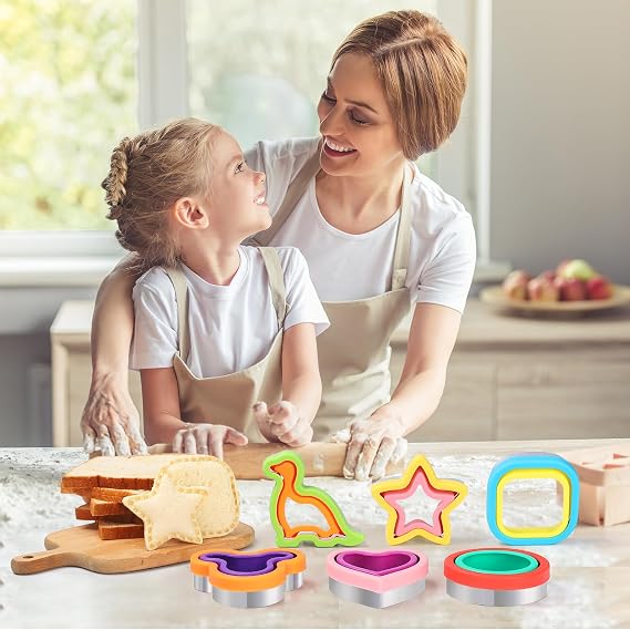 NEW LIVE 6 Pack Sandwich Cutters Cookie Cutters Sandwich Maker Bread Maker