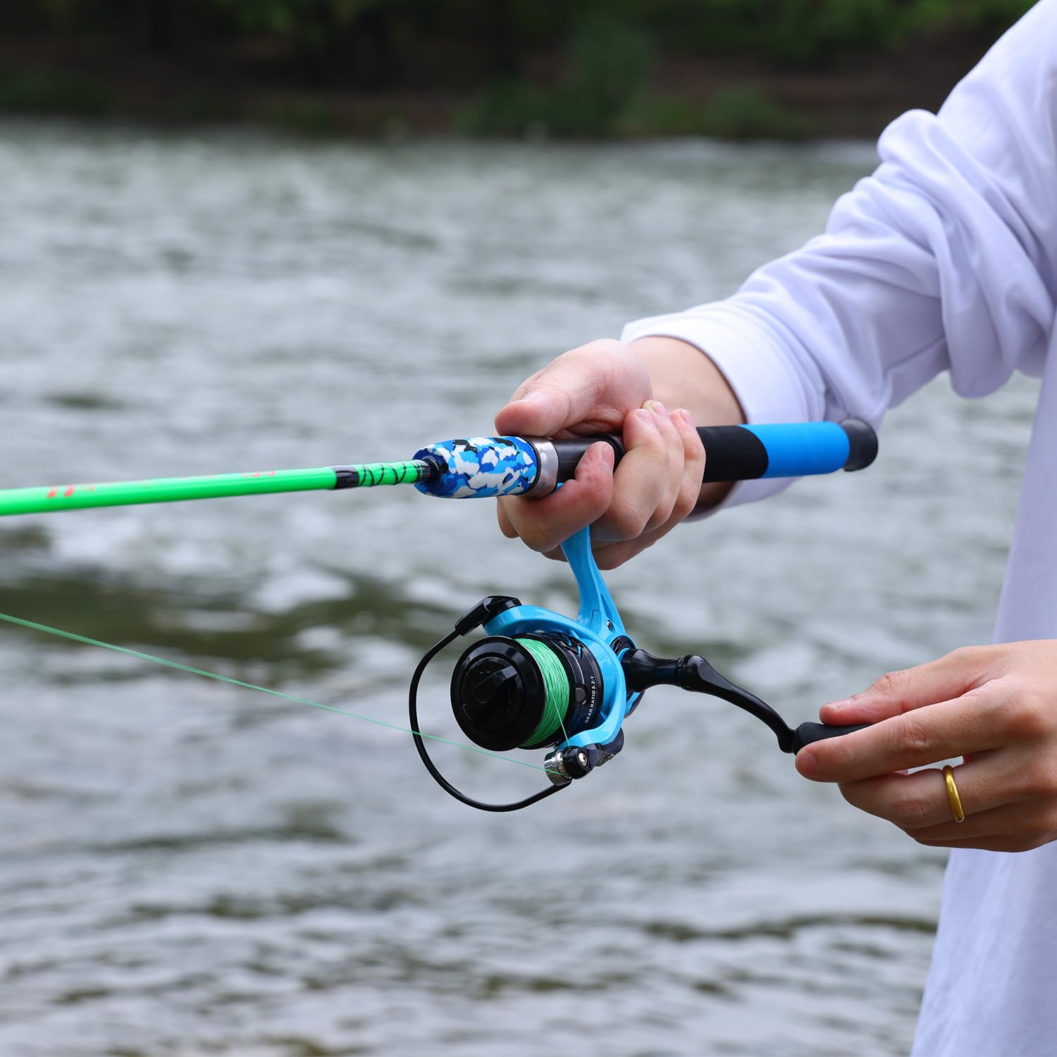 Sougayilang Spinning Reel and 2-Piece Fishing Rod Combo, Durable Graphite & Fiberglass Rod, Split-Grip Cork Handle,Right/Left Handle Position: Blue 7'00''-2000