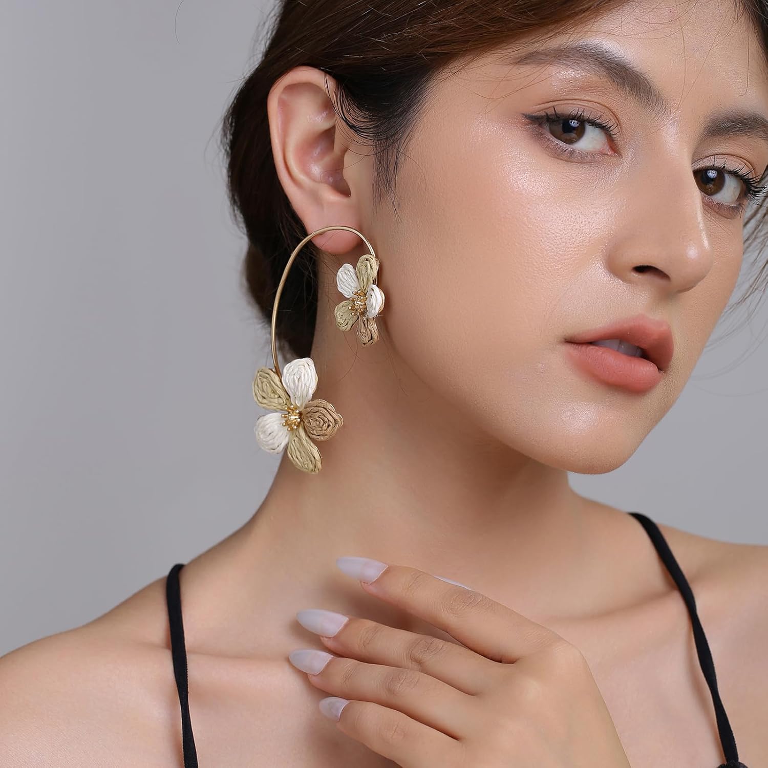 Raffia Flower Earrings for Women, Colorful Dangle Tropical Boho Beach Earrings, Lightweight Straw Handmade Jewelry for Vacation - Image 3