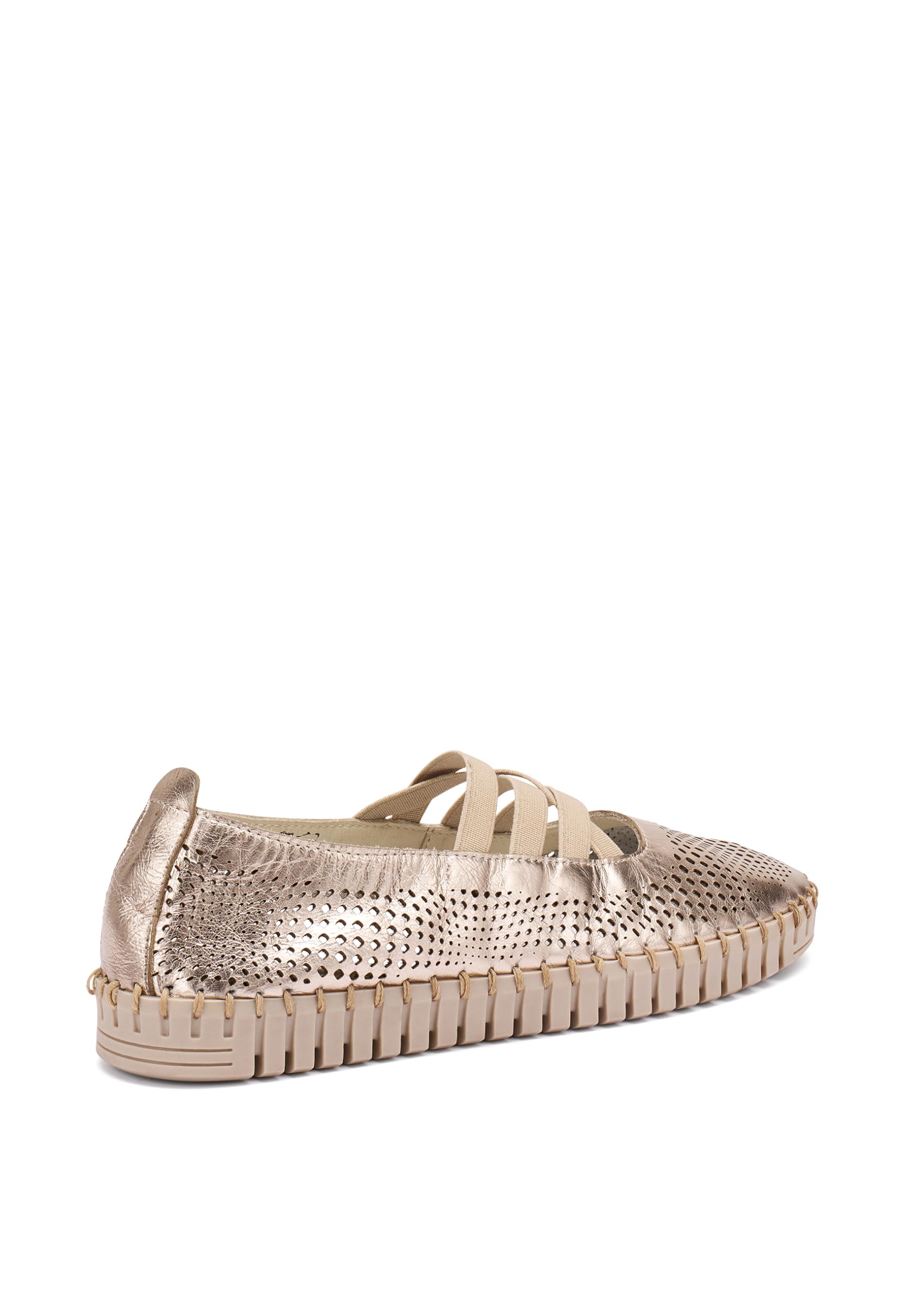 Frau - Ballerina in Pelle Laminata laserata