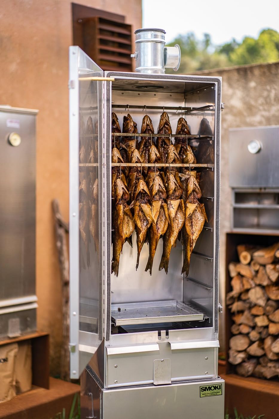 SMOKI Isolierter Räucherofen 1023 – Premium Räucherschrank aus V2A Edelstahl (100x39x33cm) – Doppelwandig mit 20mm Isolierung – Heiß- & Kalträuchern für Fisch & Fleisch – Made in Germany