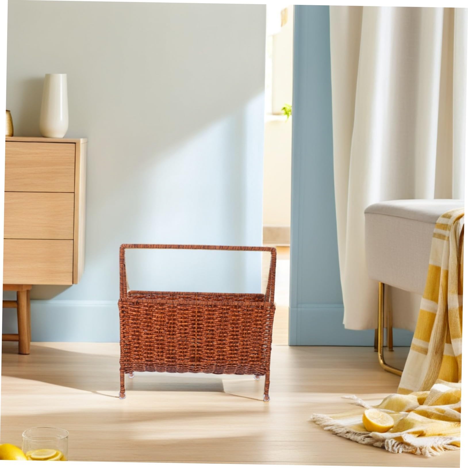 Portariviste in Rattan Sintetico Marrone per Casa e Ufficio | Struttura in Pe Facile da Pulire, Stile Farmhouse Naturale, Pezzo Decorativo Creativo