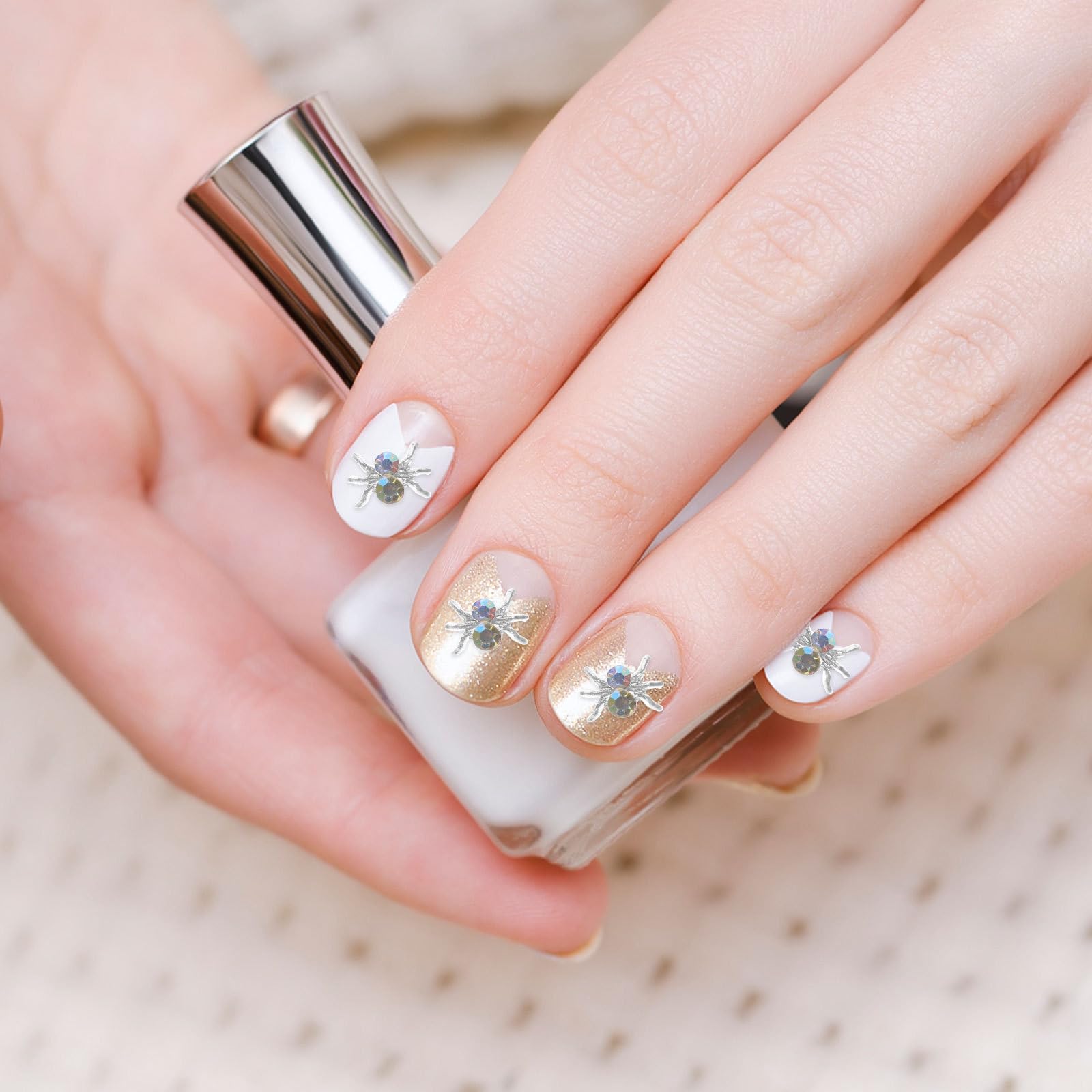Uonlytech 500 Pièces Charms Ongles Araignée en Alliage Argenté Léger, Décoration de Manucure Facile à Utiliser pour DIY Nail Art Unique et Attrayant, pour Halloween