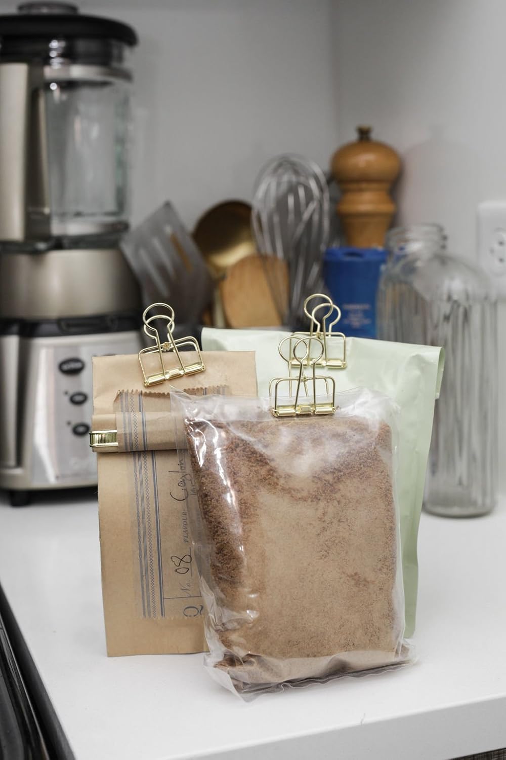 Kikkerland OR73-GD Gold Wire Clips, Paper-Clips : Office Products