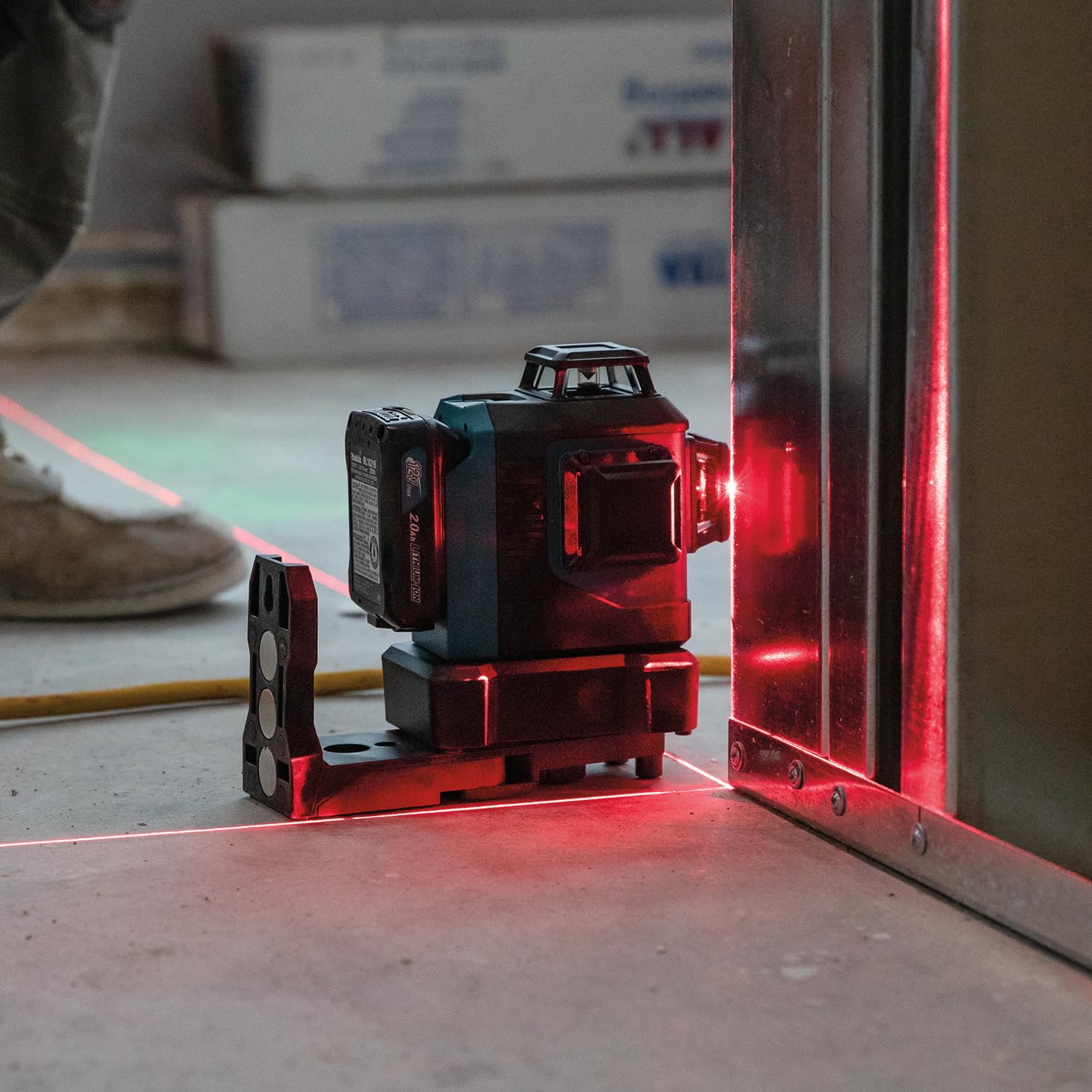 Makita SK700D 12V max CXT Lithium-Ion Cordless Self-Leveling 360° 3-Plane Red Laser, Class II, 635 nm, 2 mW, Tool Only
