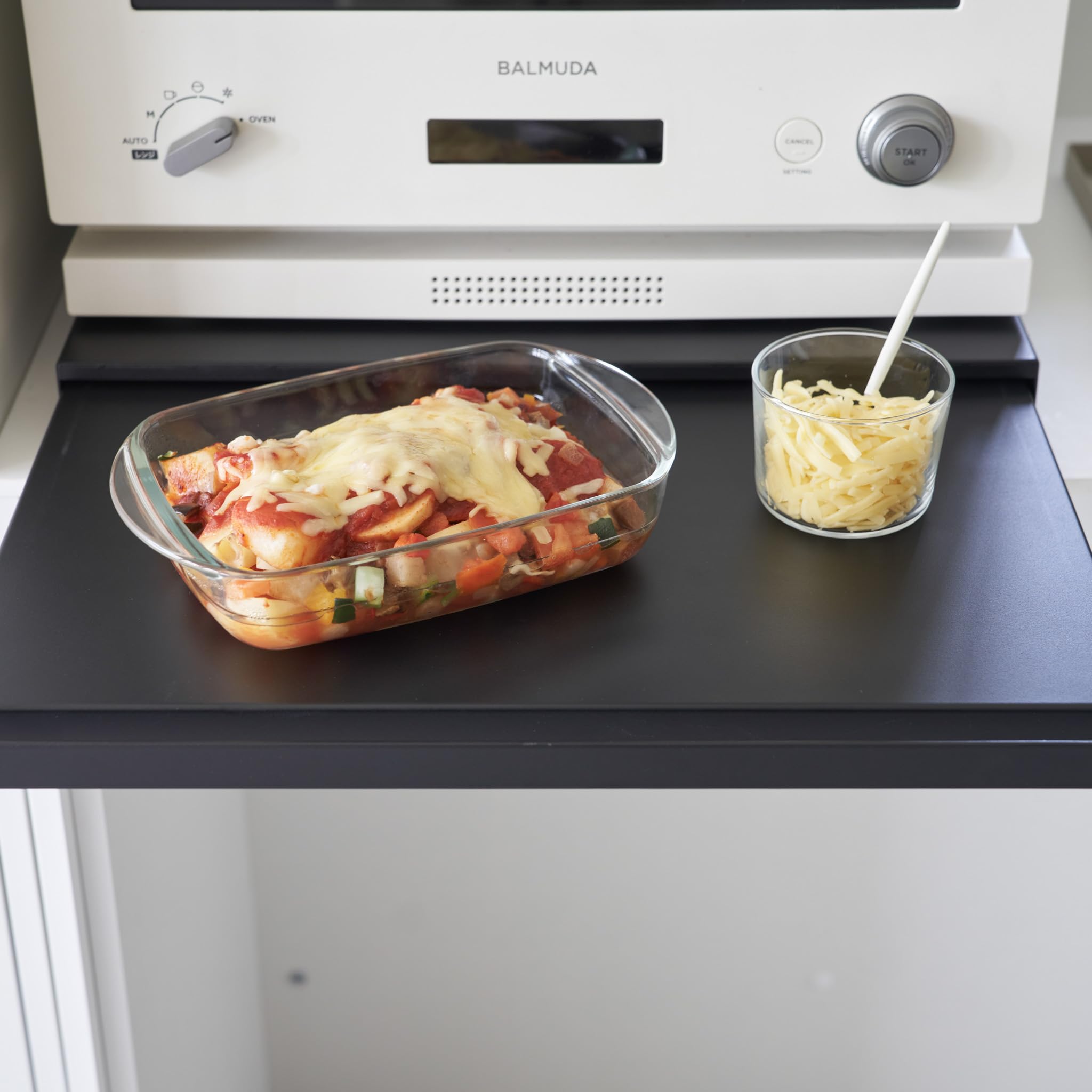 Yamazaki 2106 TOWER Sliding Countertop Tray, black, Steel/Polypropylene/Silicone, 45 x 3964.5 x 4 cm
