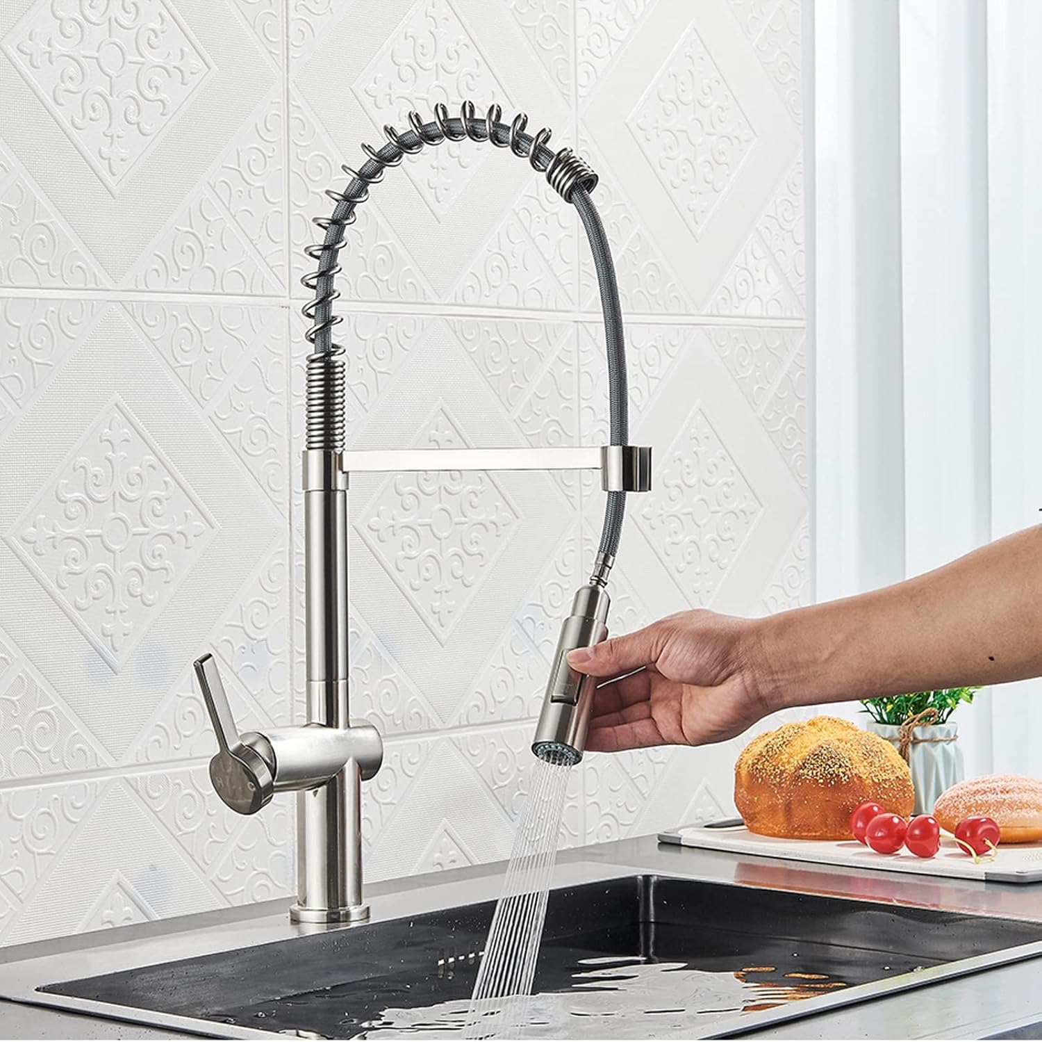 Matte Black Stainless Steel Pull-Down Kitchen Faucet with Retractable Spray Head, Suitable for Sinks, RVs, and campervans. Modern Design, Easy to Install, ，Brushed Nickel-