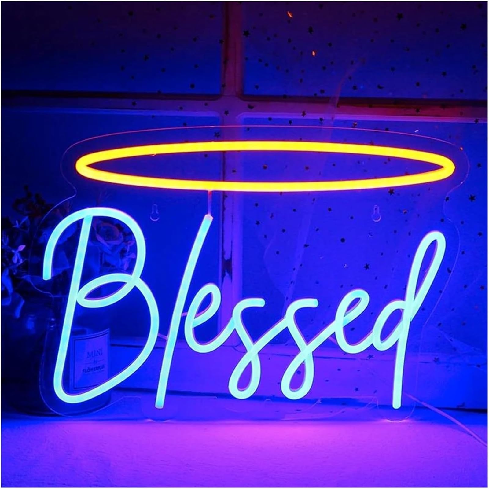 Insegna al neon con lettere colorate per interni, blu, benedetta per parete, alimentata da
