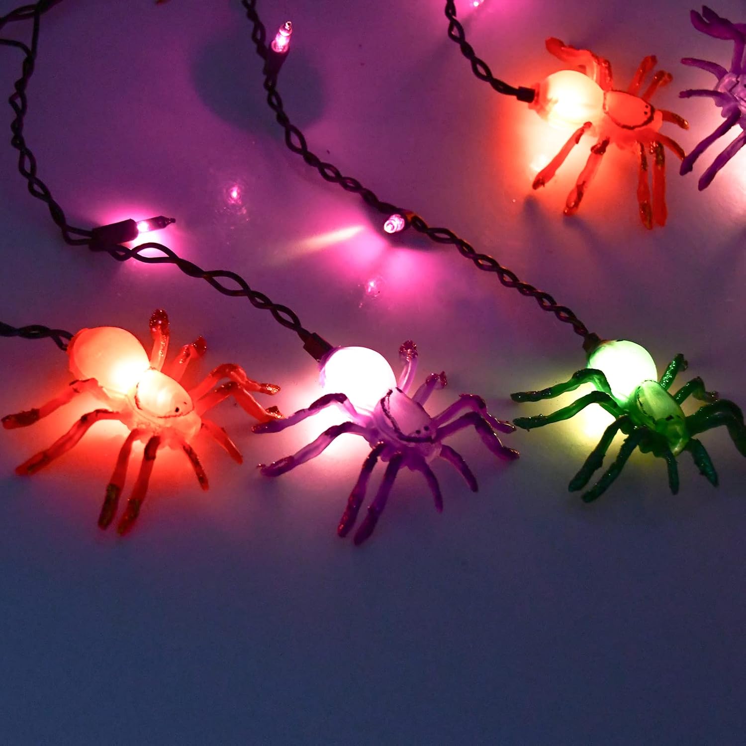 Spider String Lights, 7FT Halloween Spider Decorations Light with 10pc Colorful Spiders, 25 Mini Purple Lights, Halloween Theme Lights for House Decoration, Window Porch Outdoor Indoor Party Decor
