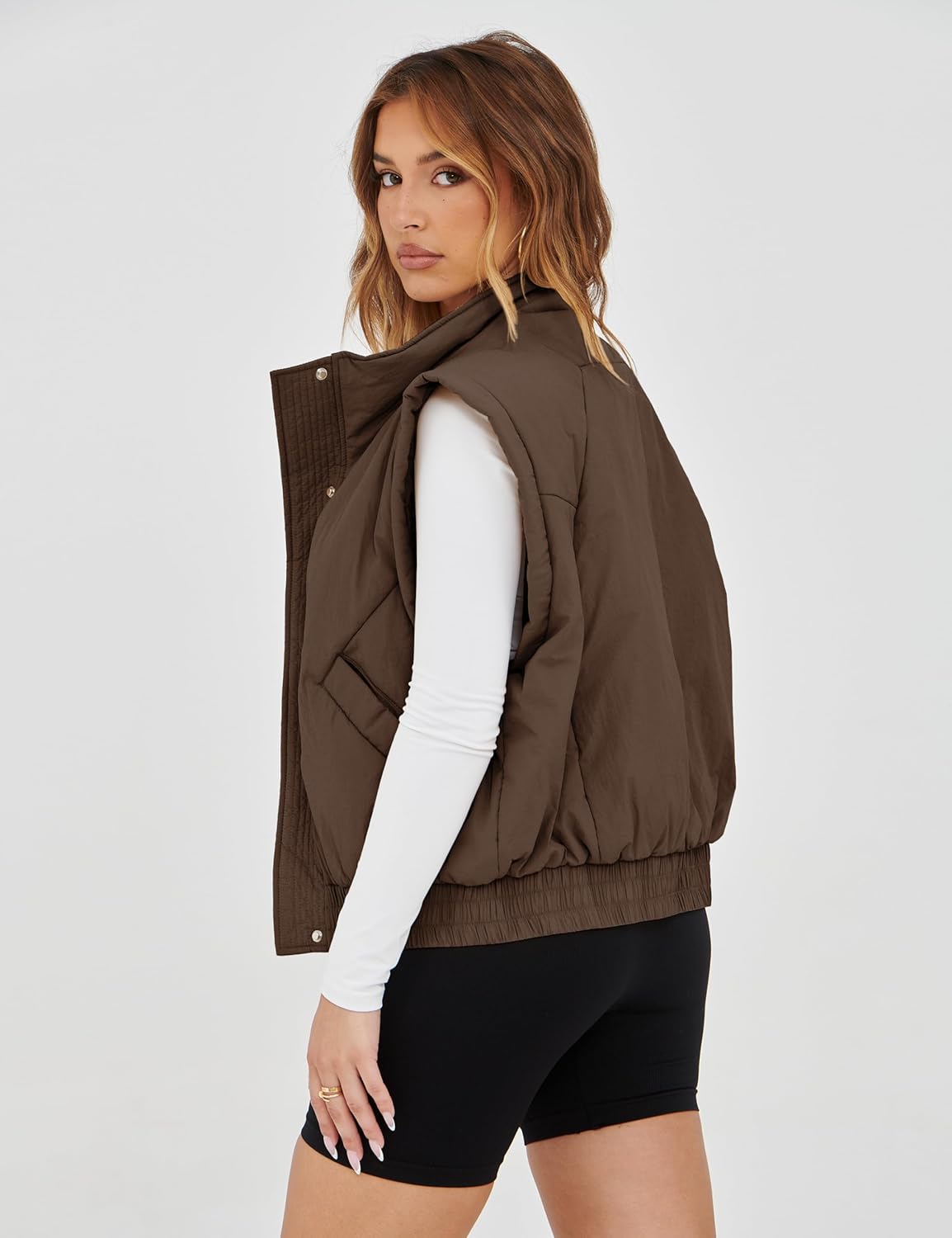 Lviefent Womens Puffer Vest Cropped Lightweight Button Down Quilted Vest Sleeveless Padded Gilet Coat with Pockets - Image 4