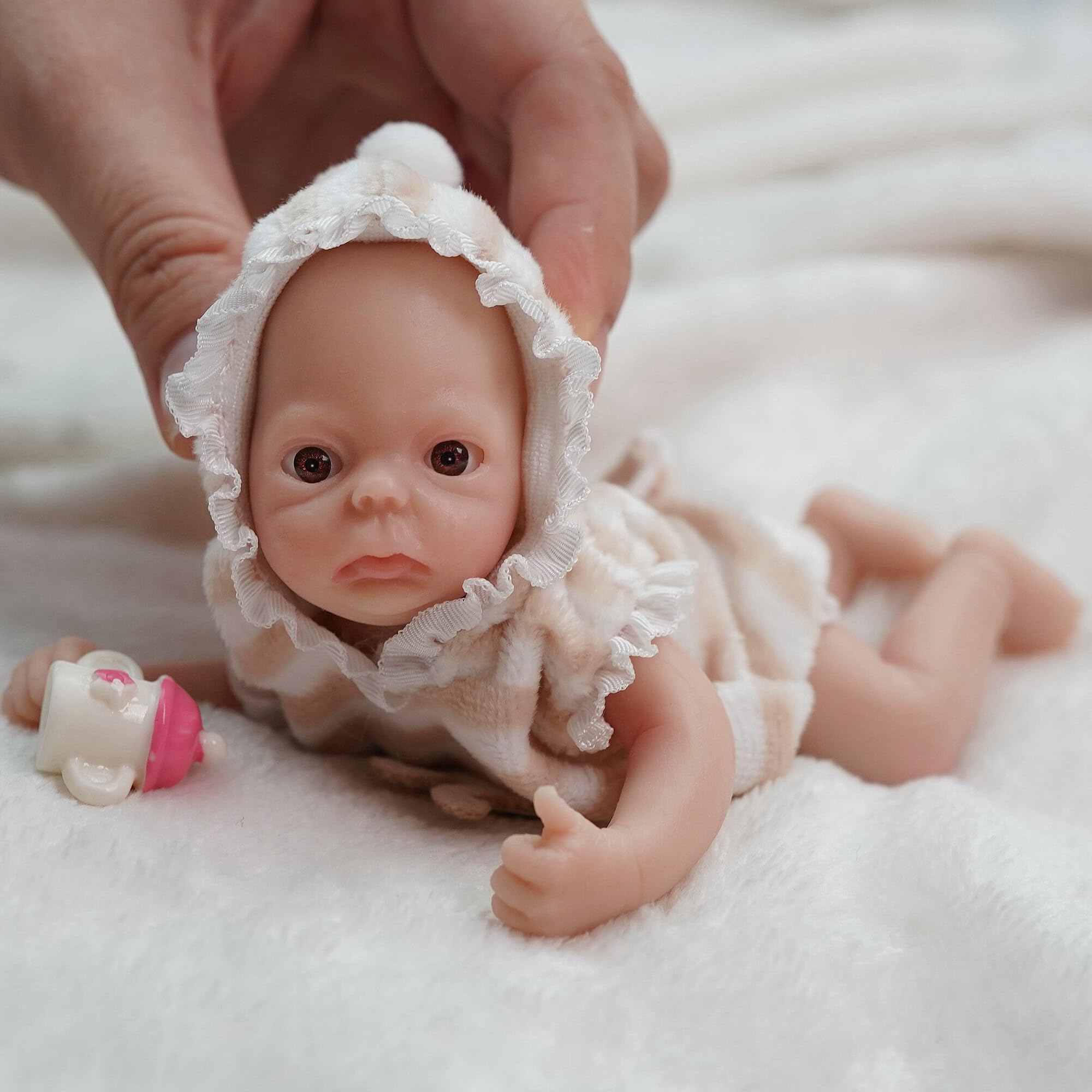 ミニチュアフルシリコン　リボーンドール 7㎝ 女の子 フルシリコンベビー 手のひらサイズ 人形