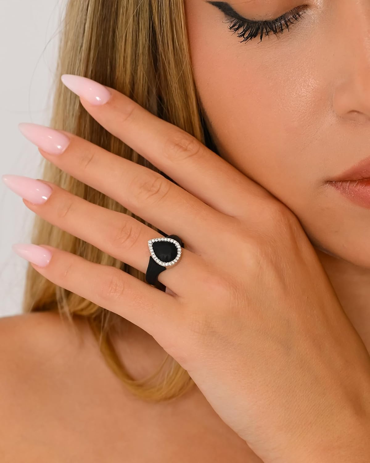 Rinfit Silicone Rings for Her - Rubber Wedding Bands with Cubic Zirconia Stones - Emerald Gemstone & Pear Gemstone Black/Silver, Size 7