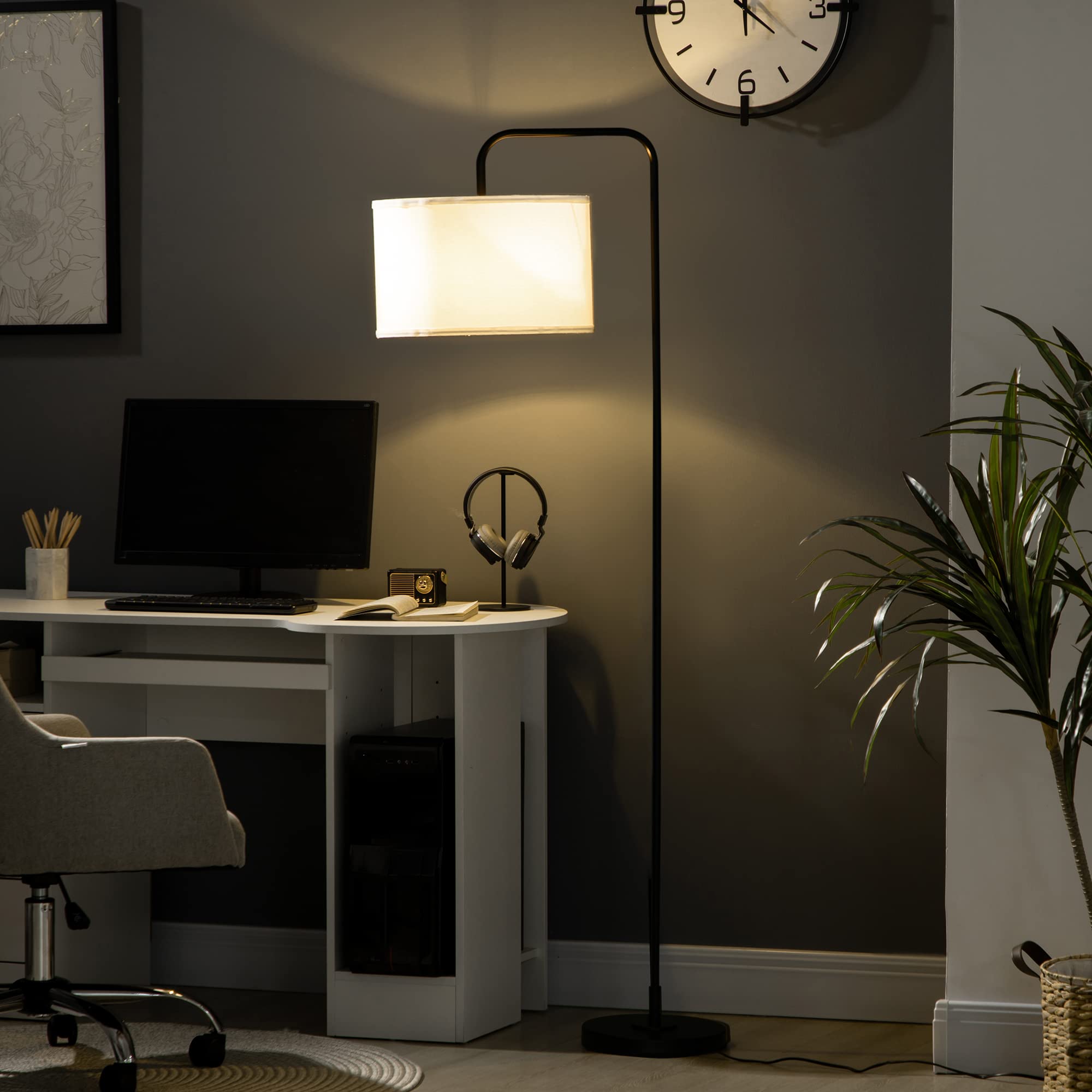 HOMCOM Lampada da Terra Arcuata con Interruttore a Pedale e Paralume in Tessuto Effetto Lino, Piantana Lampada da Terra in Acciaio, 64x38x163.5 cm, Bianca e Nera