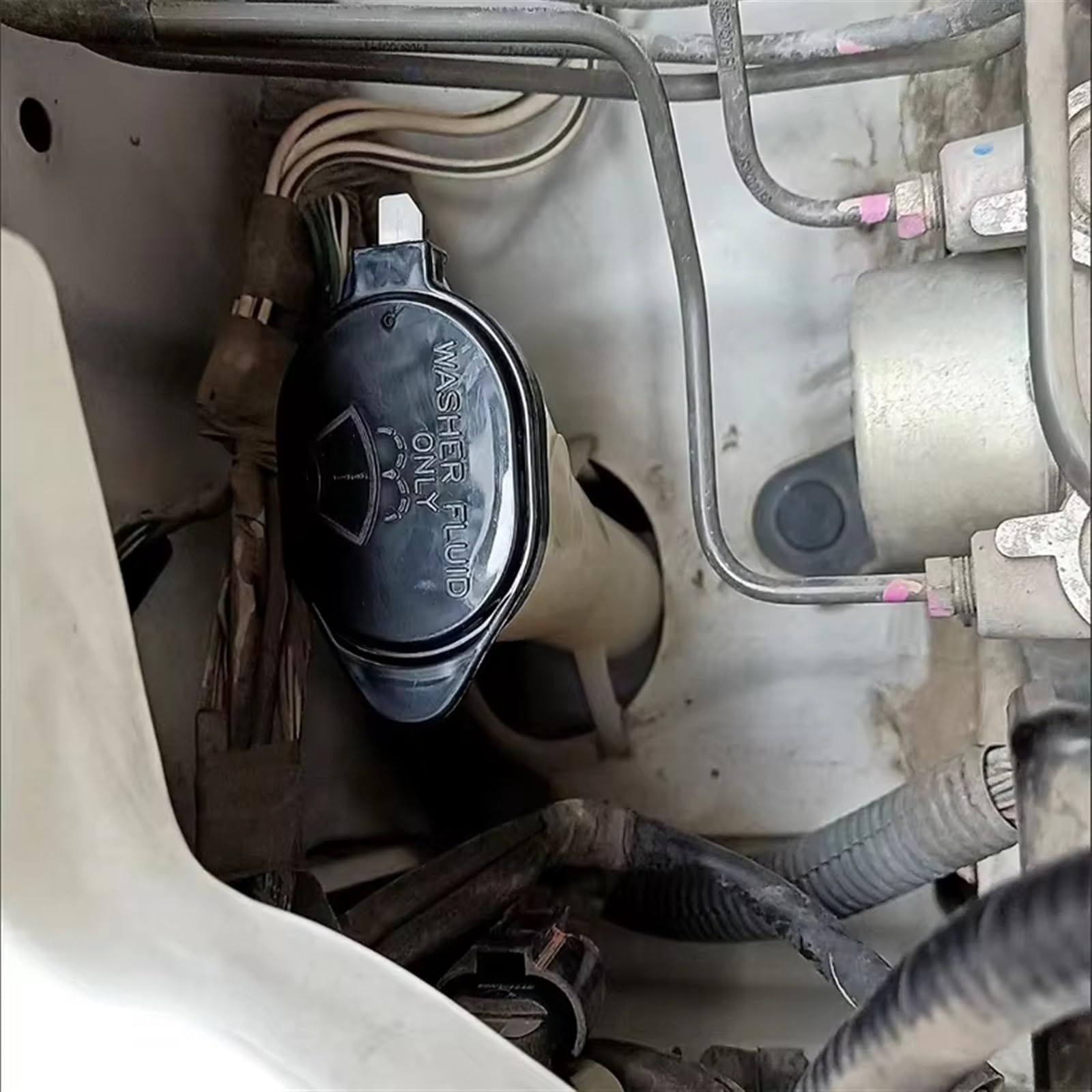 Korek butelki myjki samochodowej do Lexus do Is300 2001-2002 spryskiwacz przedniej szyby 85316-26030