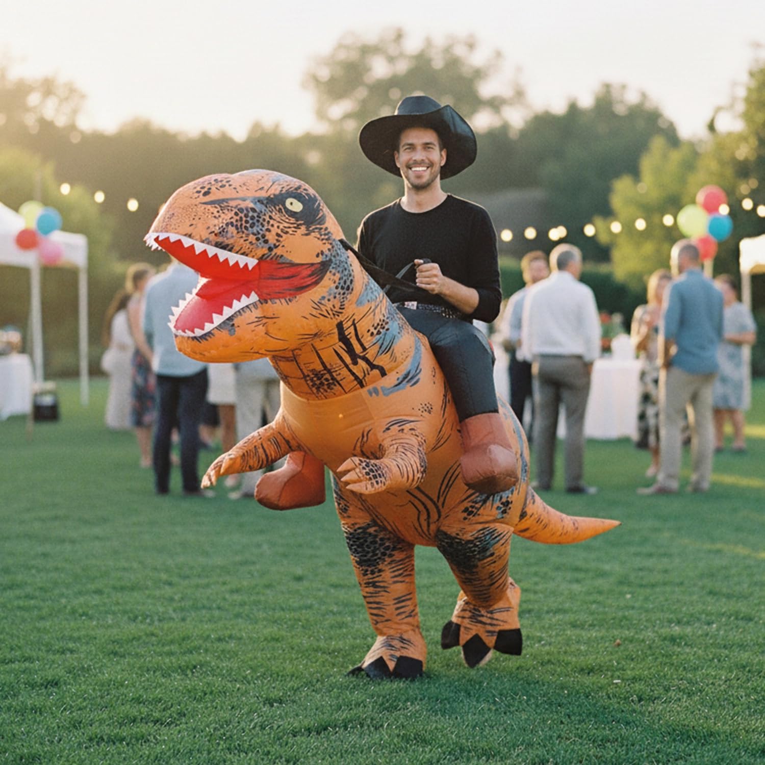 AirSuit® Disfraz inflable T-Rex | Disfraz Inflable Humor | Talla Adulto 160 a 190cm | Poliéster | Cómodo de llevar | Resistente | Sistema de inflado incluido | OriginalCup®
