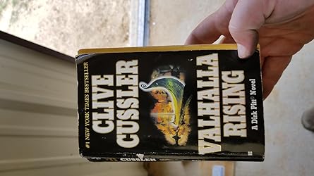 Amazon.com: Valhalla Rising (Dirk Pitt): 9780425185711: Cussler, Clive ...