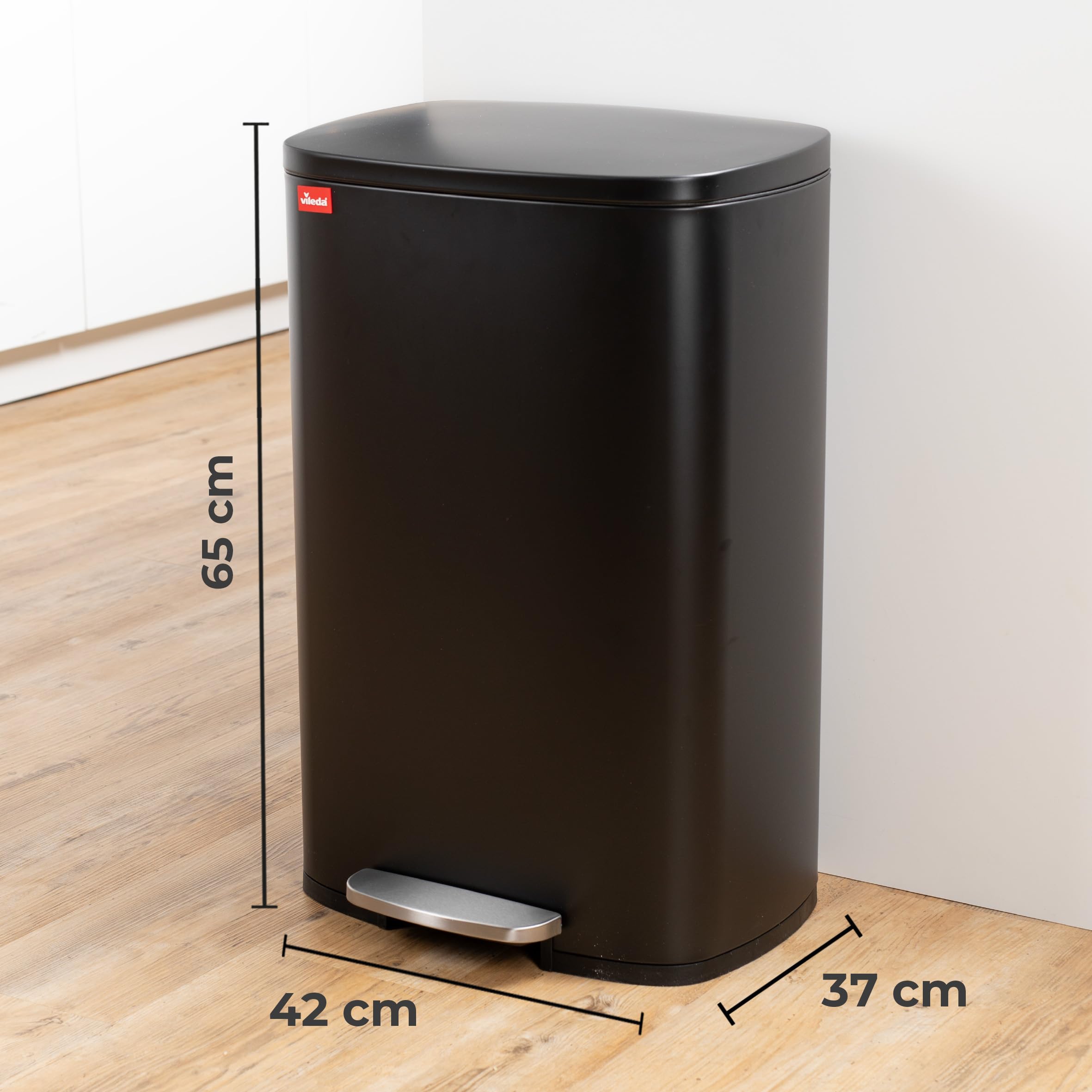 Vileda Mülleimer 50L Edelstahl Schwarz - Treteimer mit Deckel - Abfalleimer 50L mit Soft-Close und 90 Grad Öffnung - Mülleimer Küche 50L