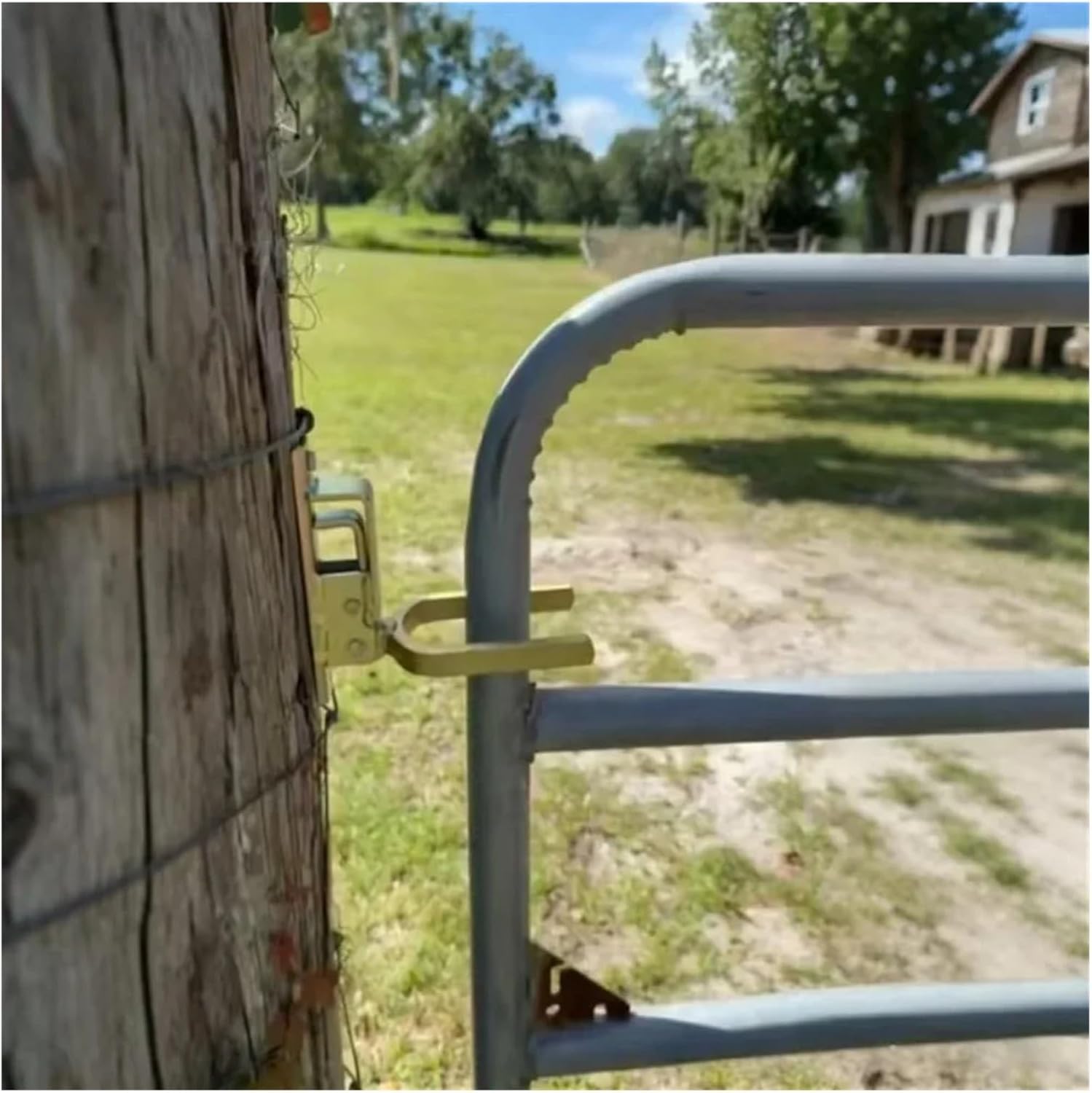 Instant Locking Gate Latch Secure Automatic Spring Lock Gate Latch for Instant Locking One Hand Operation Galvanized Steel for Wood Metal Tubular