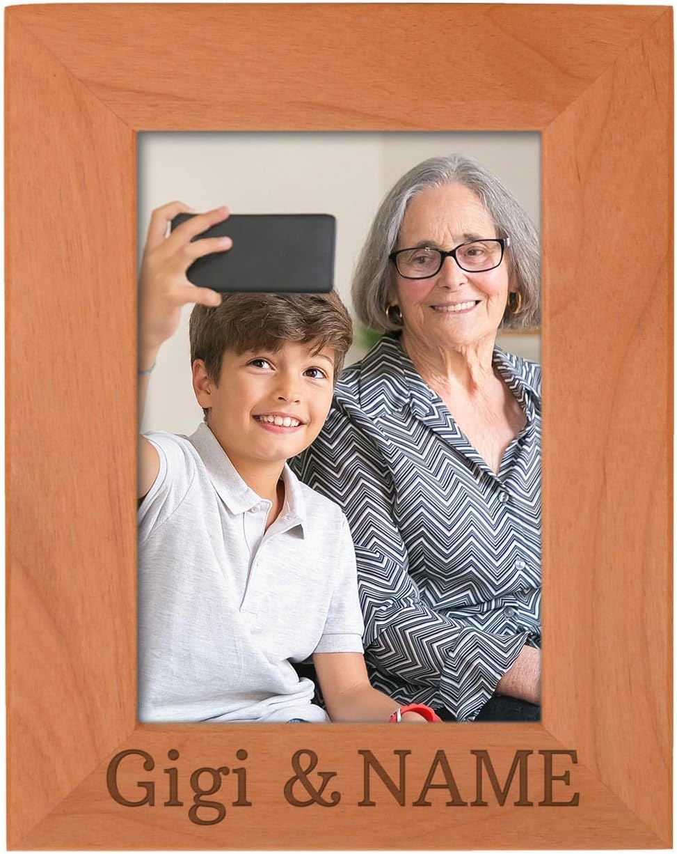 ThisWear Personalized Grandma Picture Frame Gigi & Custom Name New Grandma Picture Frames Natural Wood Engraved 5x7 Landscape Picture Frame Wood