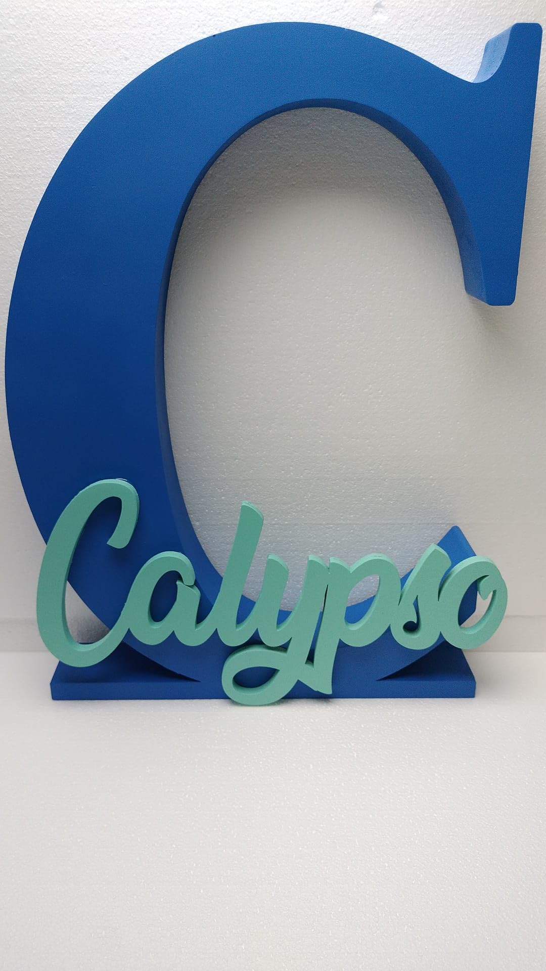 ORKIDEA PARTY Nomi in Polistirolo personalizzabili, Lettera iniziale grande in polistirolo e scritta al centro della lettera in legno come nelle immagini - Idea Regalo - ALTEZZA 50 CM.