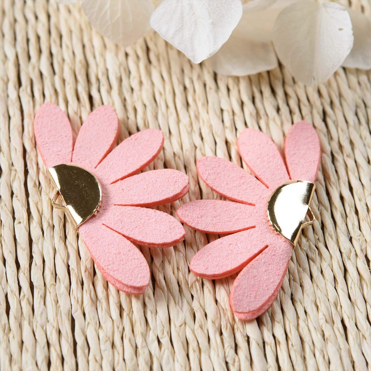 Amazon.co.jp: 紗や工房 チャーム 扇フラワータッセル フェルト