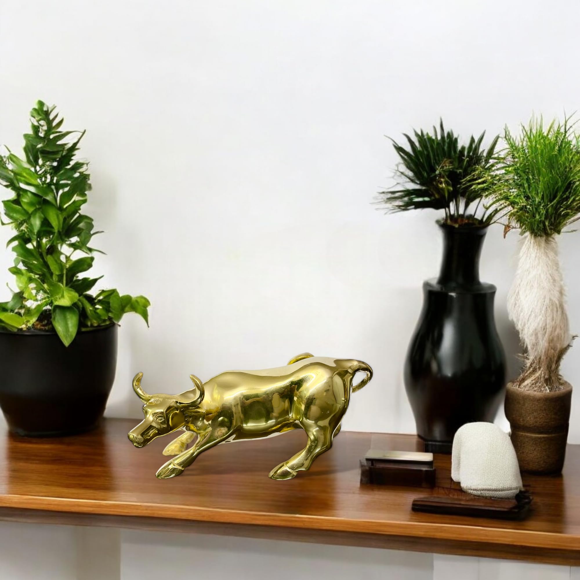 Craftsvista Brass Bull Gold Large Size - Wall Street Charging Bull -Showpiece - Stock Market Bull Showpiece | Home and Office Decor | Brass Sculpture | Home Decor Items