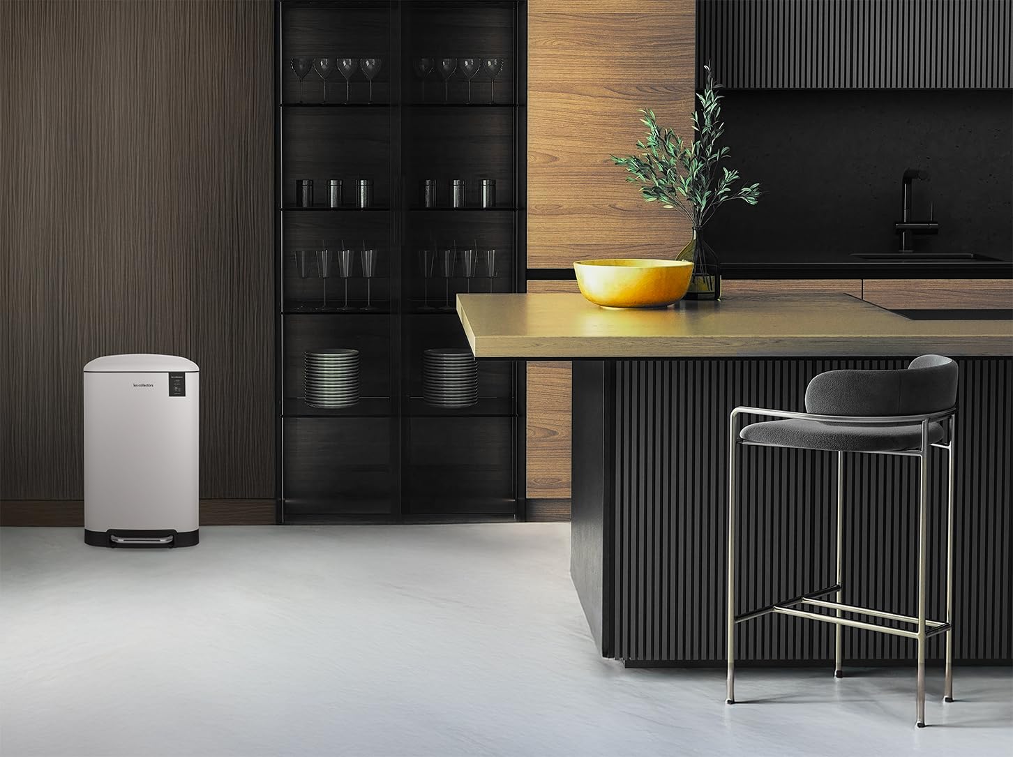 Les Collectors, Cubo de cocina a pedal N°528, Acero inoxidable, Capacidad 20L, Compatible con bolsas de 30L, Compacto, Práctico, Cierre silencioso, Cubeta interior extraíble, Acabado mate, Blanco